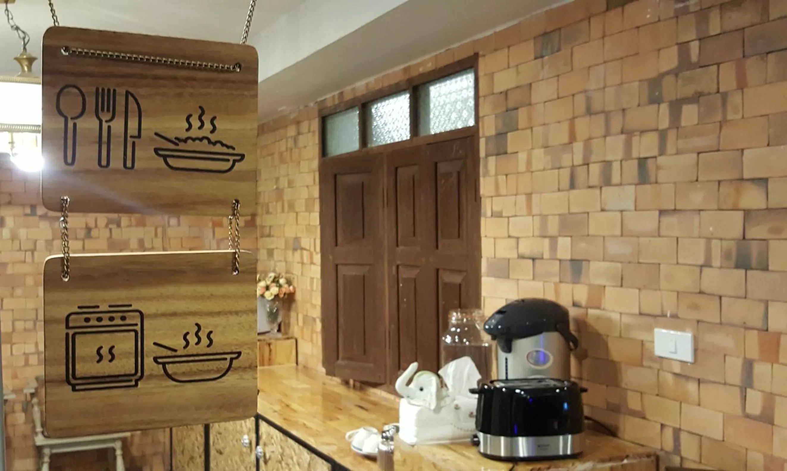 Communal kitchen in Sridonchai Heritage, Night Bazaar Chiang Mai