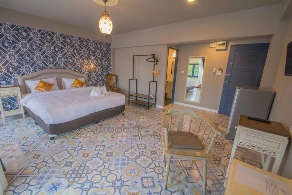 Photo of the whole room, Bed in Sridonchai Heritage, Night Bazaar Chiang Mai