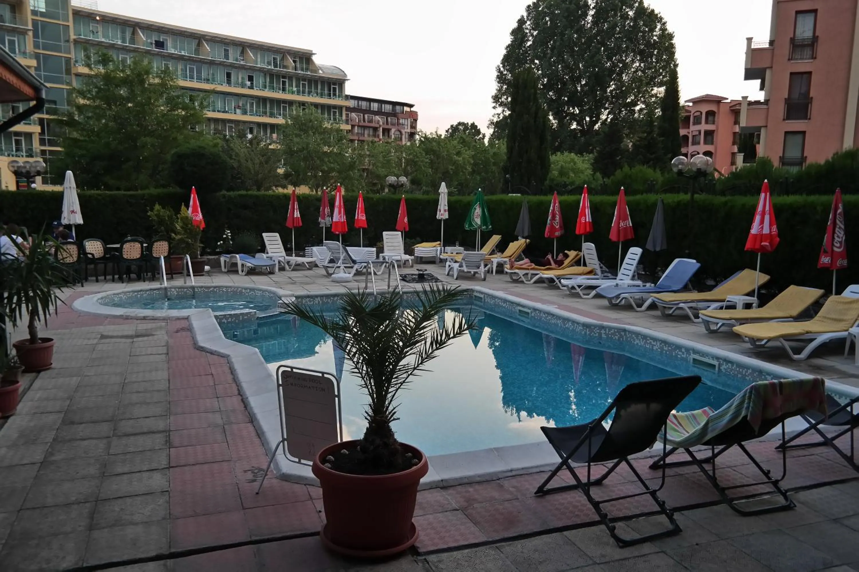 Swimming pool in Friends Family Hotel