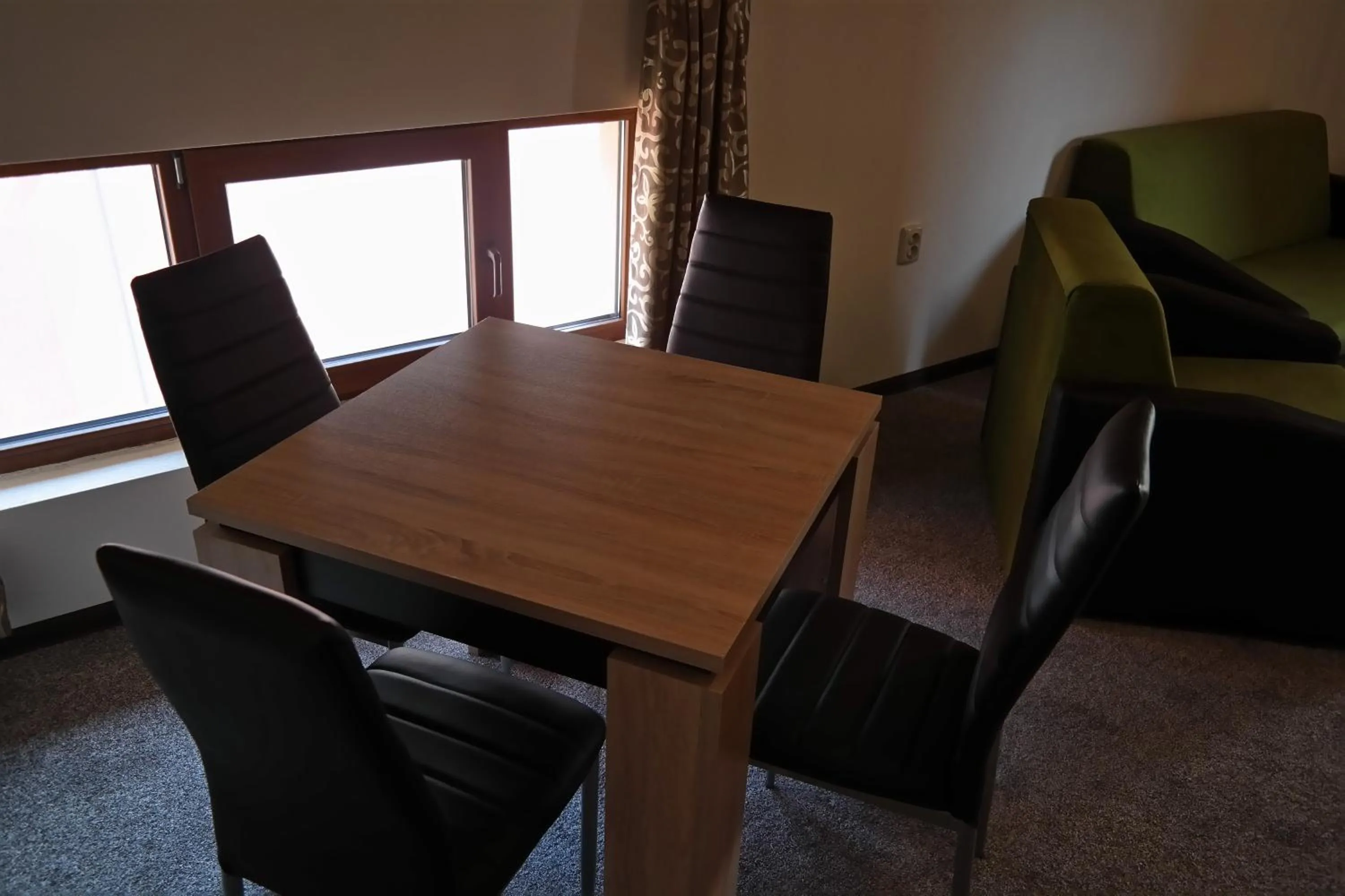 Photo of the whole room in Friends Family Hotel