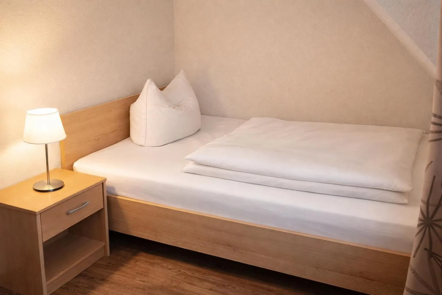 Bed in Hotel Discovery