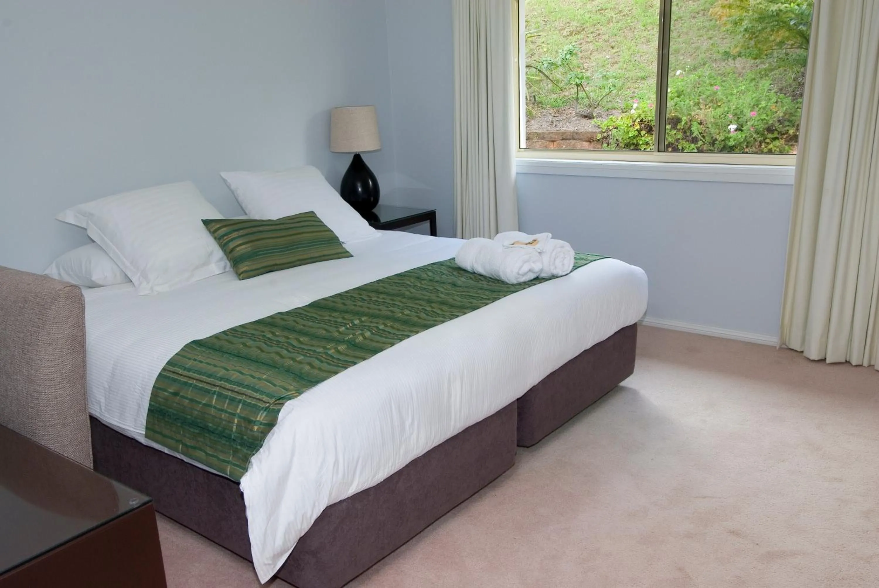 Bed in Loxley On Bellbird Hill