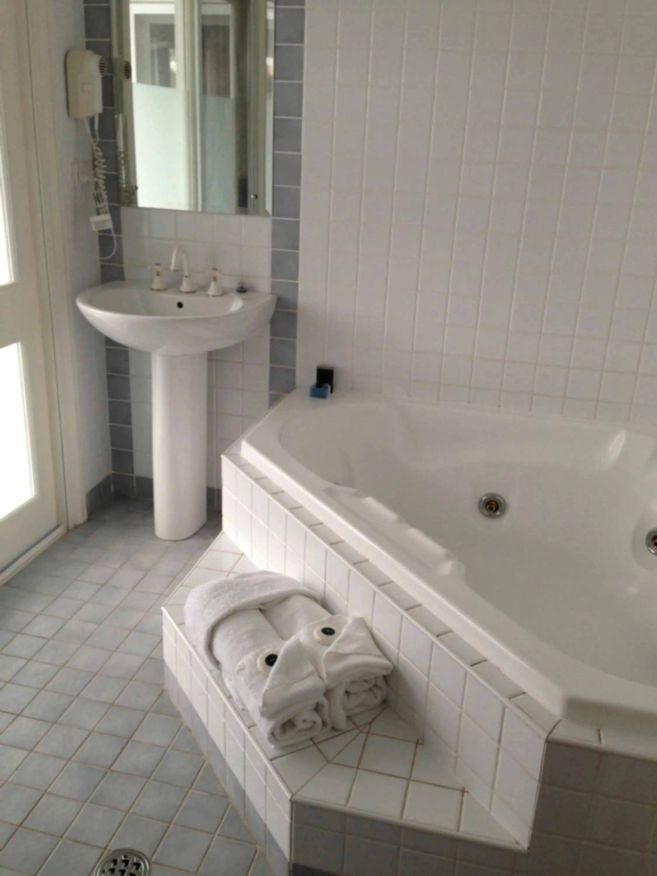 Loxley On Bellbird Hill