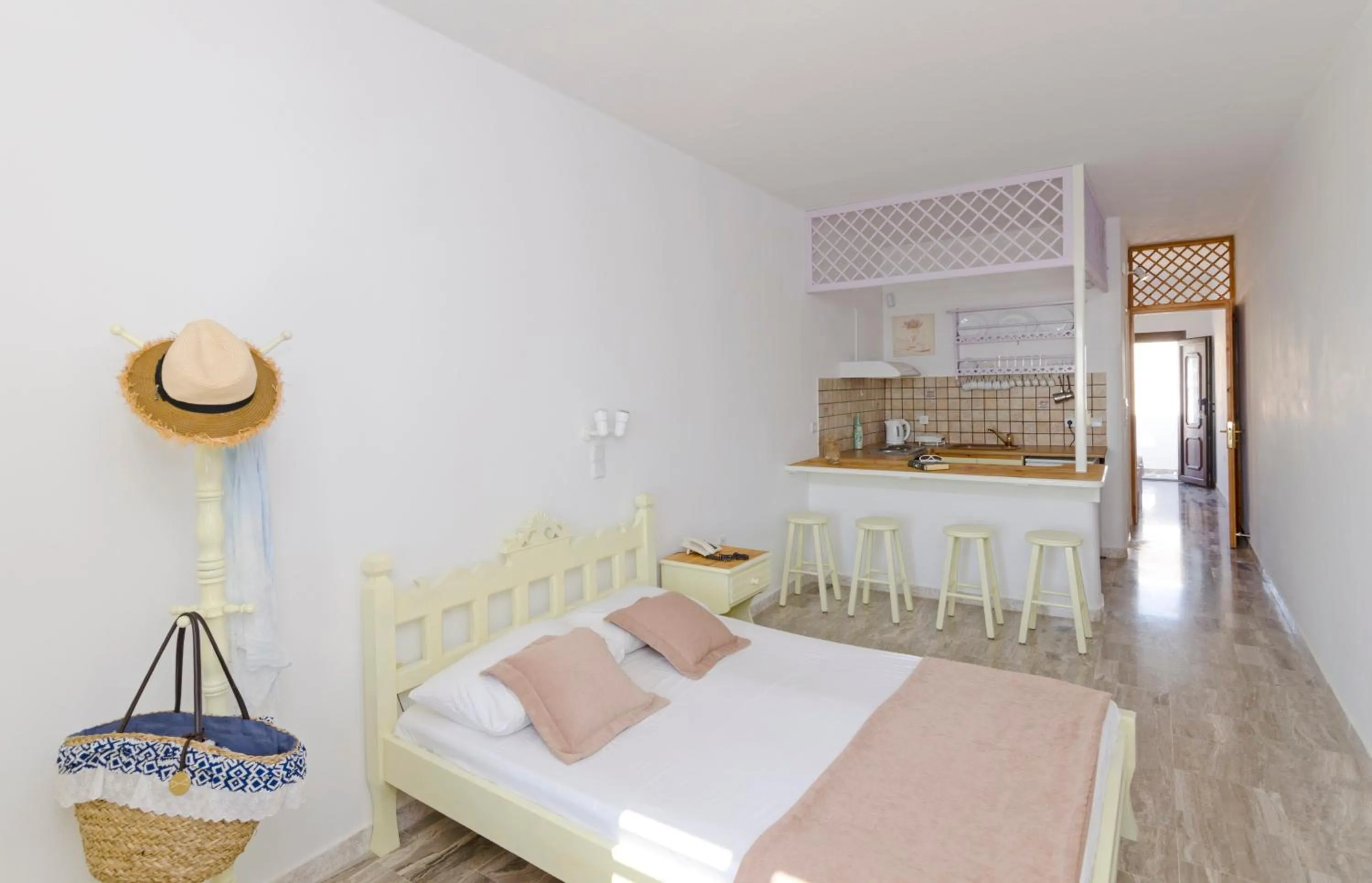 Photo of the whole room, Bed in Hotel Castillio