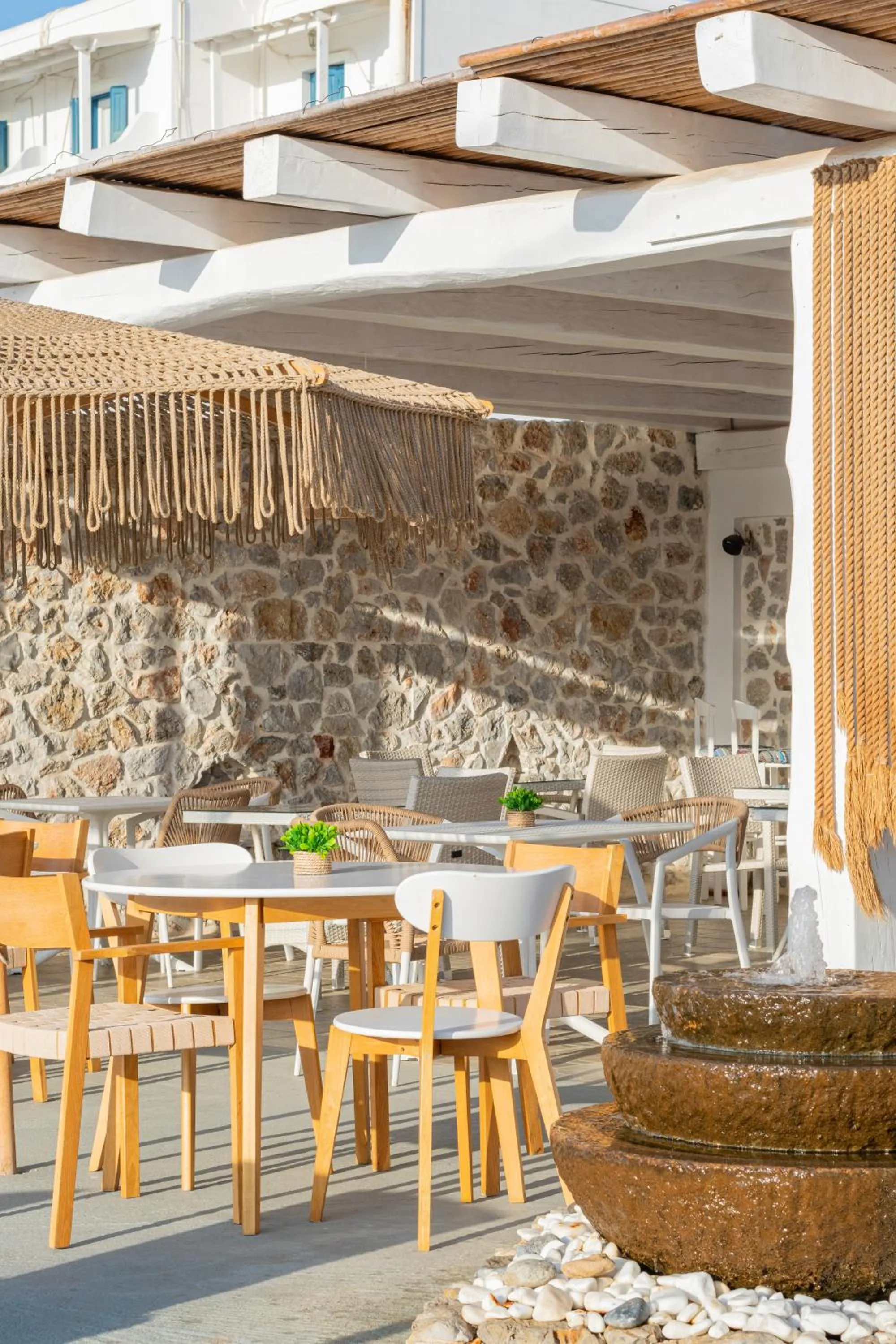 Restaurant/places to eat in Hotel Castillio