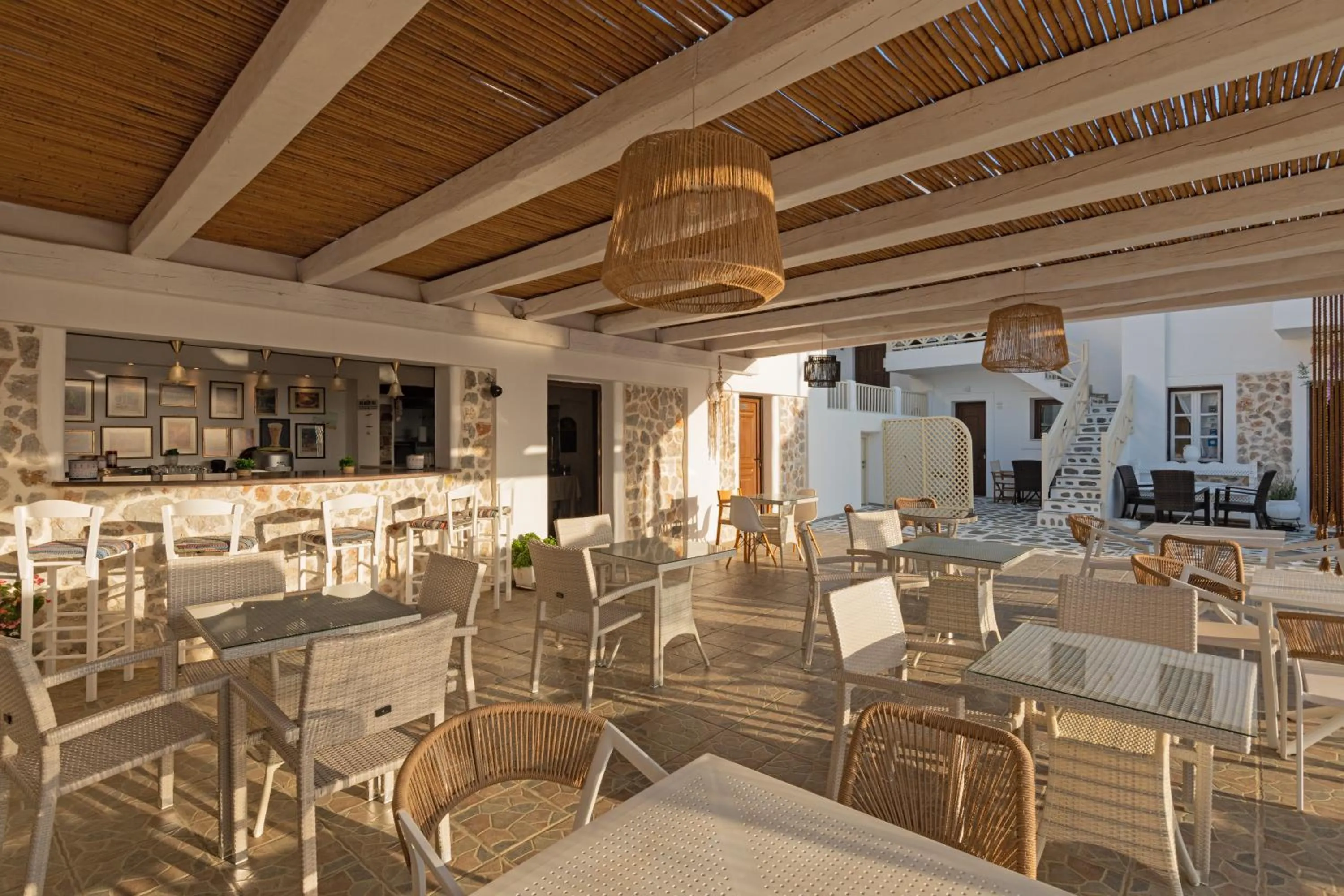 Restaurant/places to eat in Hotel Castillio