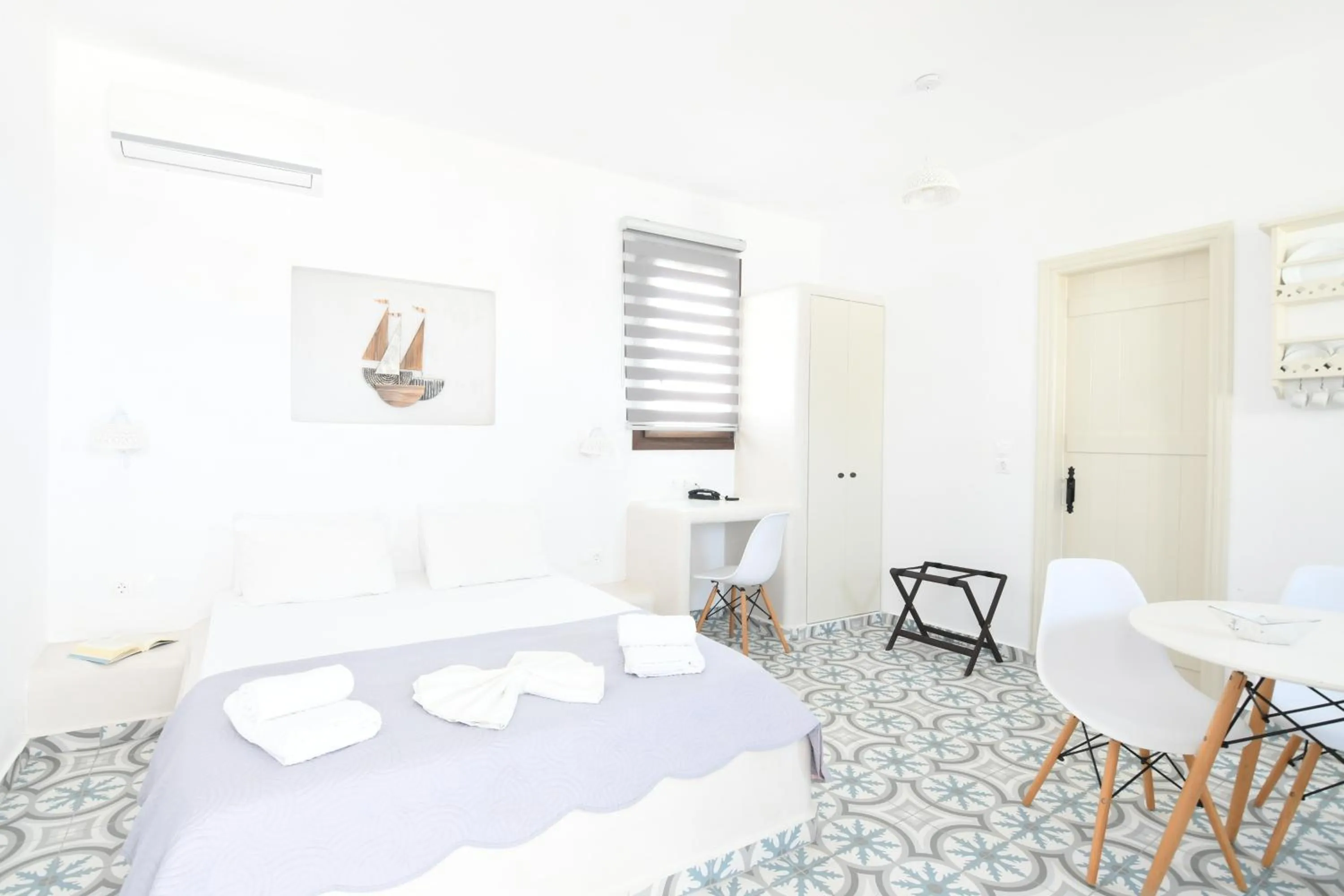 Photo of the whole room, Bed in Hotel Castillio