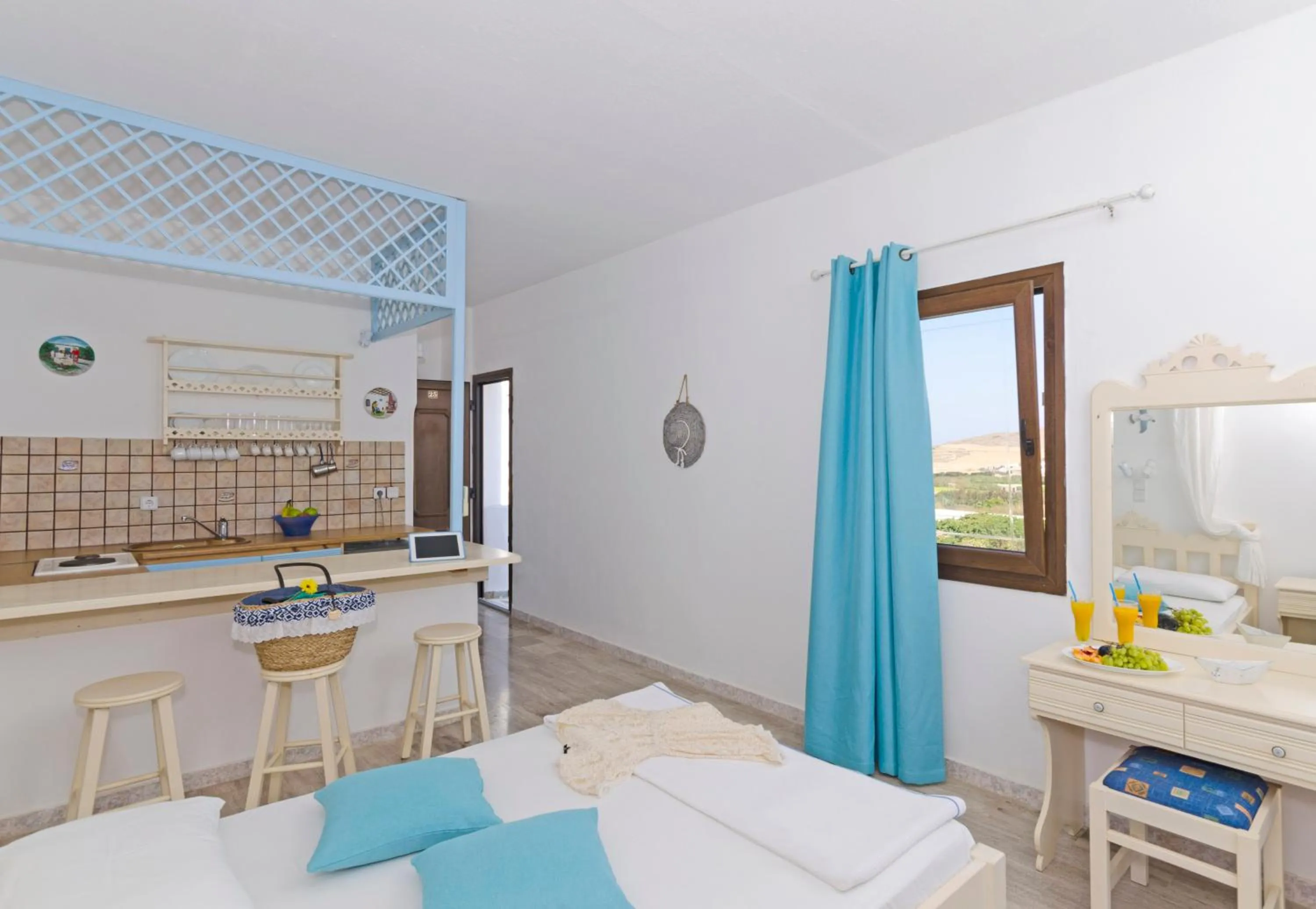 Coffee/tea facilities, Bed in Hotel Castillio