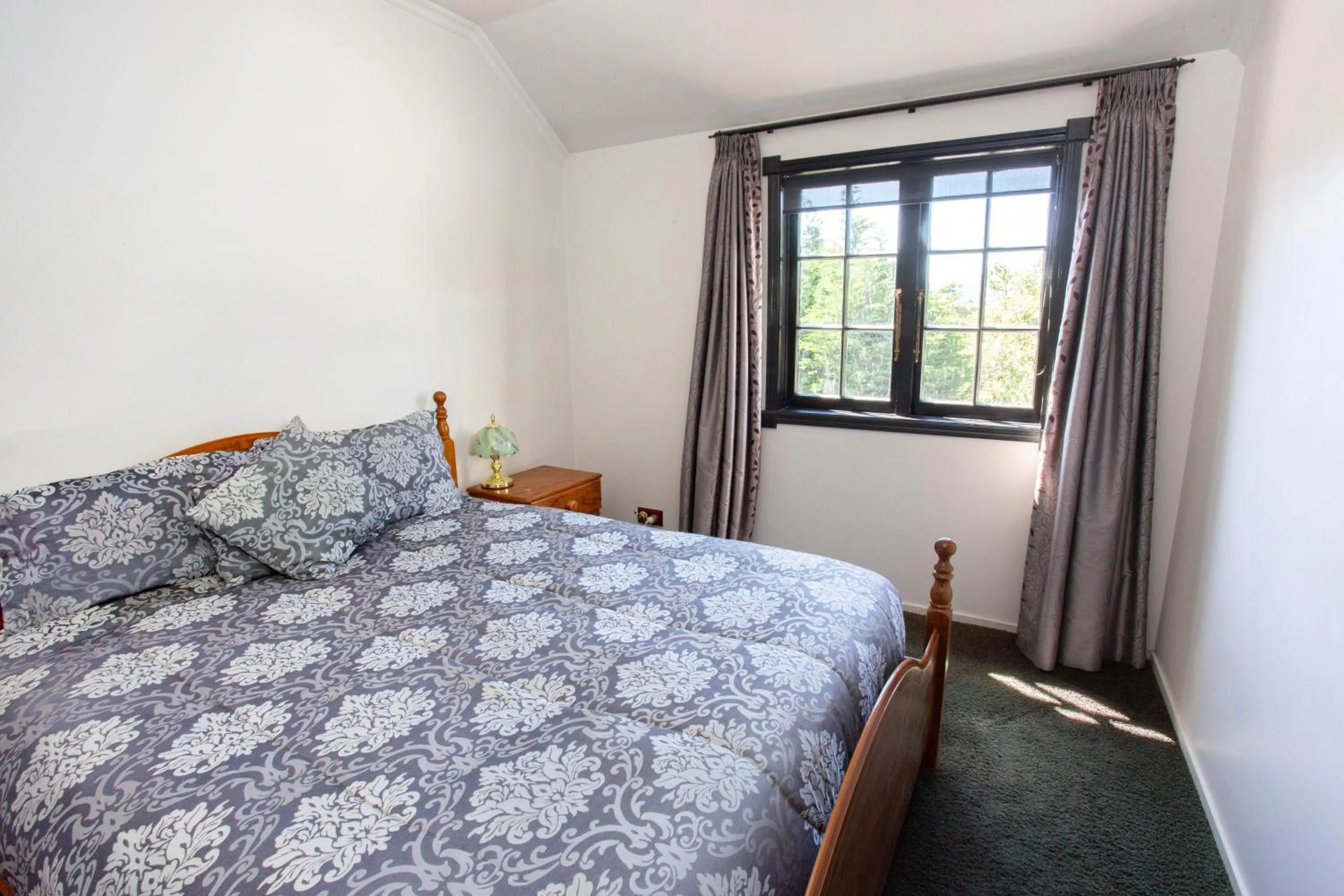 Bedroom, Bed in Cork And Keg