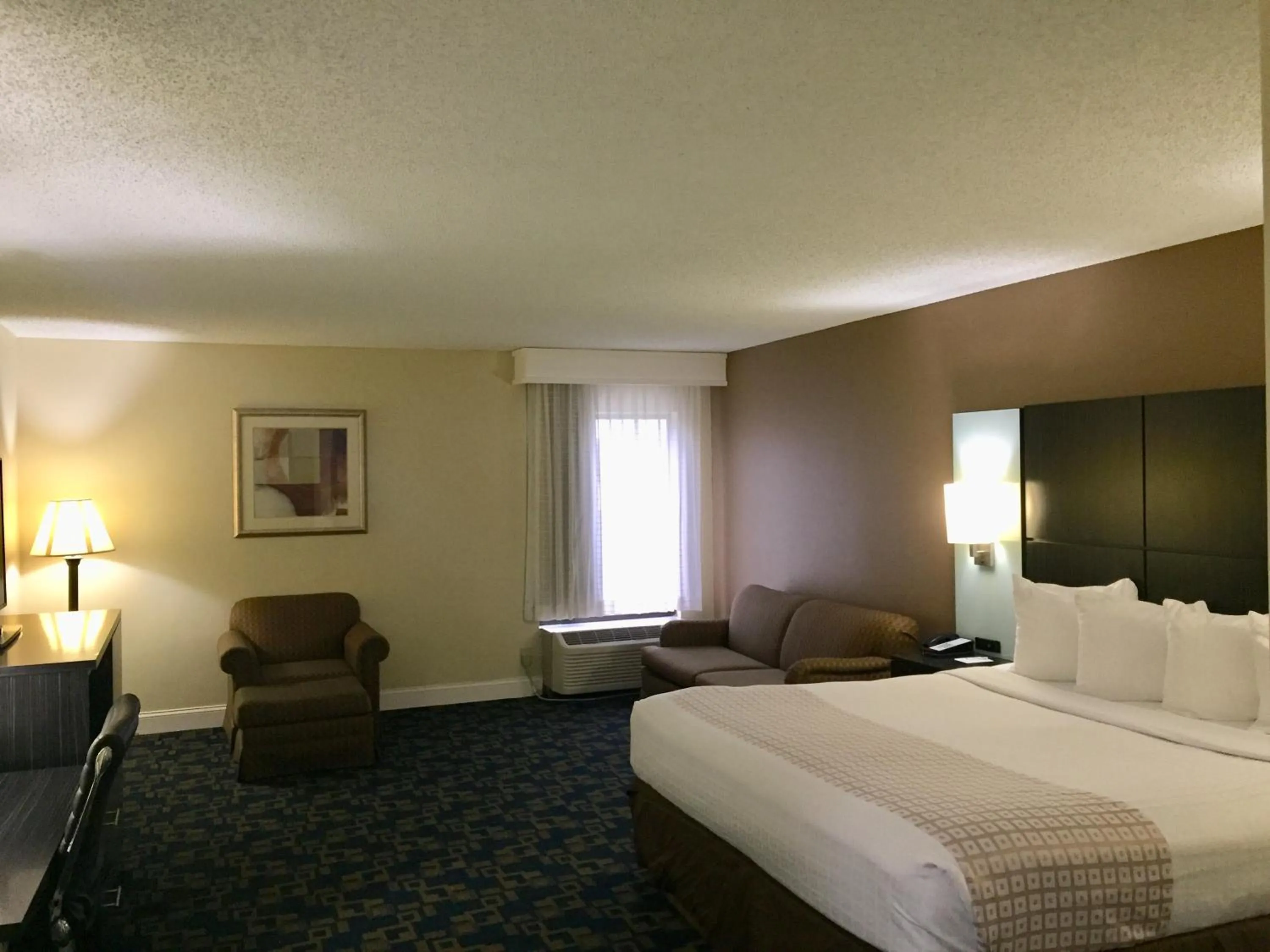 Bedroom, Bed in Best Western Southside Hotel & Suites