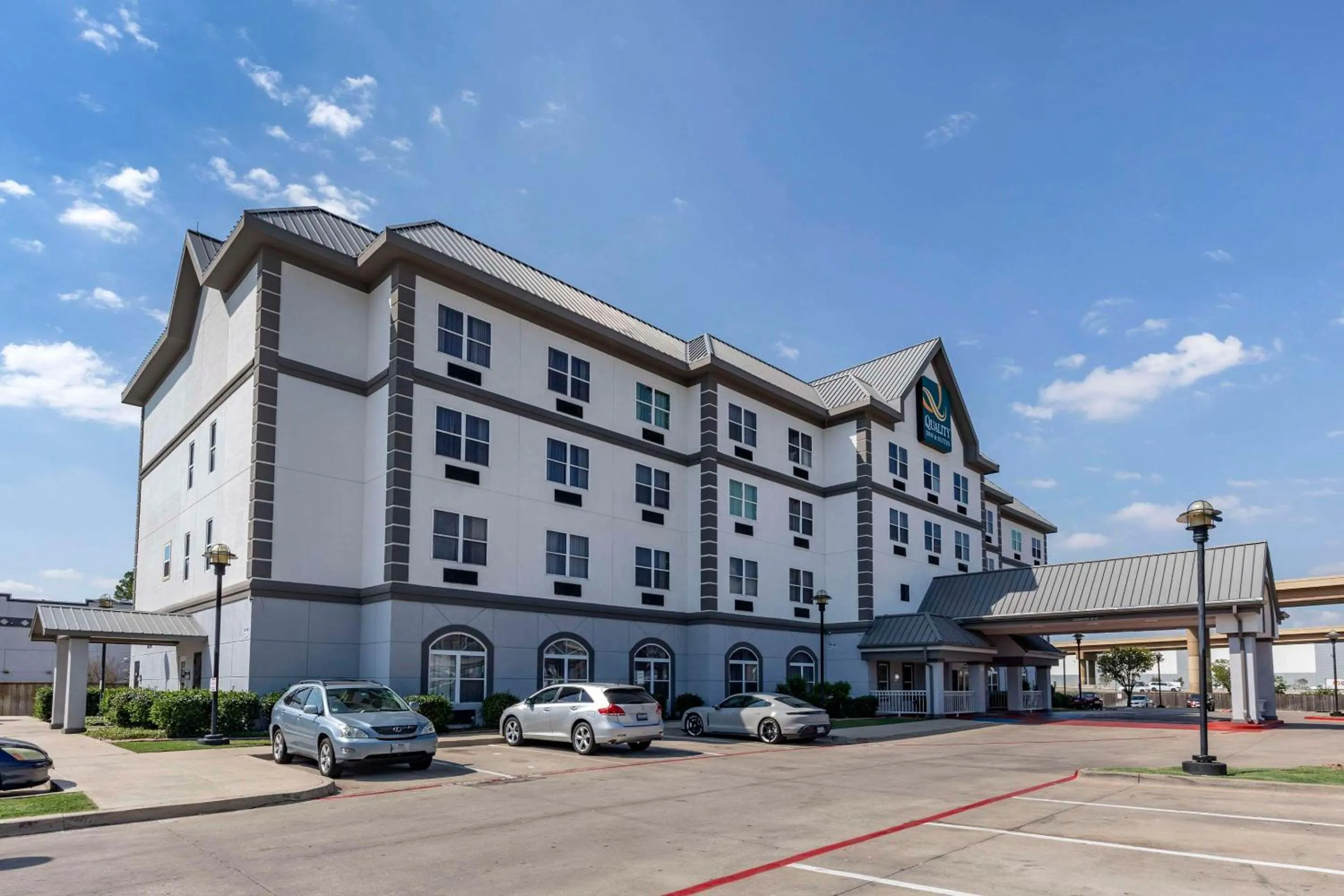 Property building in Quality Inn & Suites I-35 E-Walnut Hill