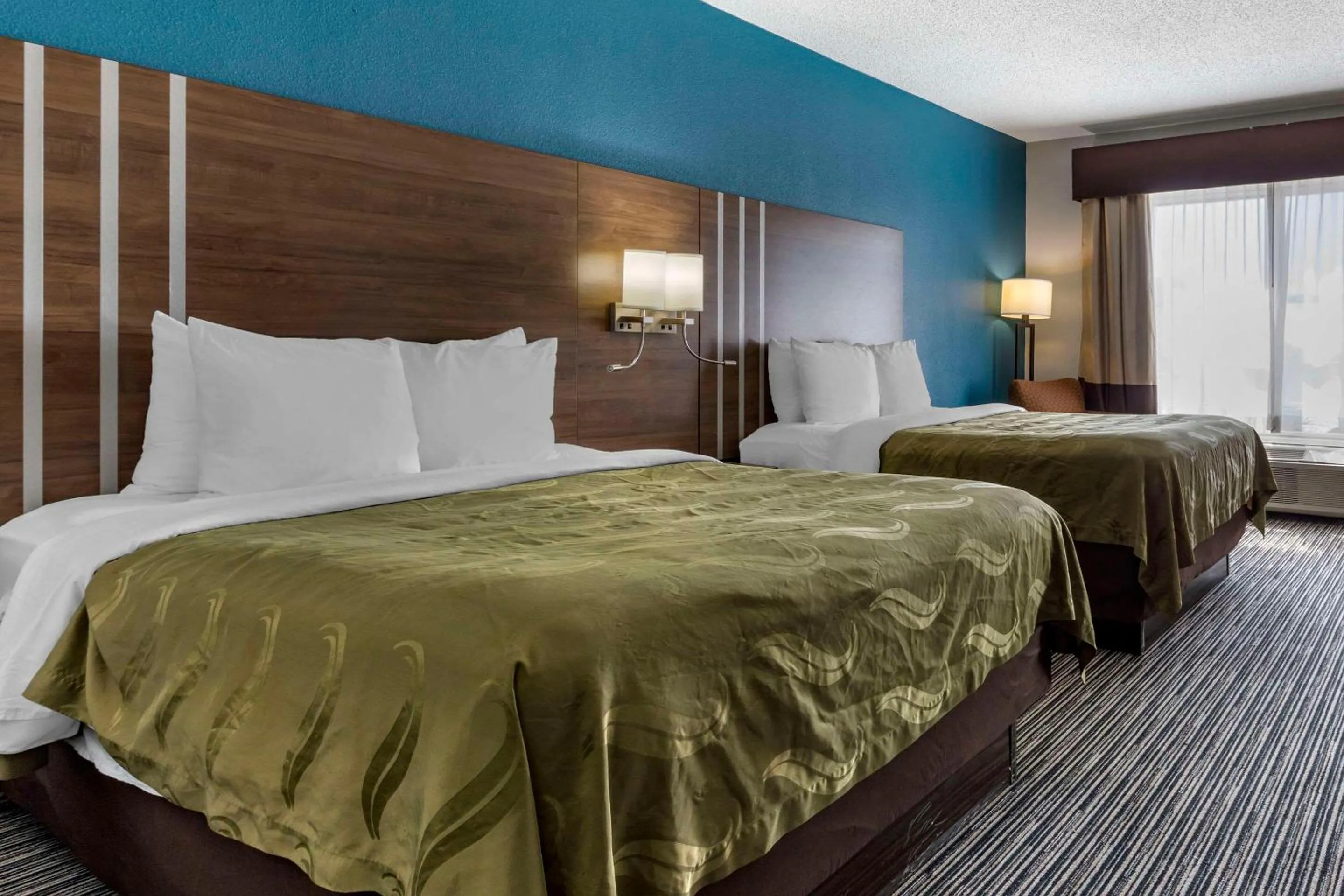 Bedroom, Bed in Quality Inn & Suites I-35 E-Walnut Hill