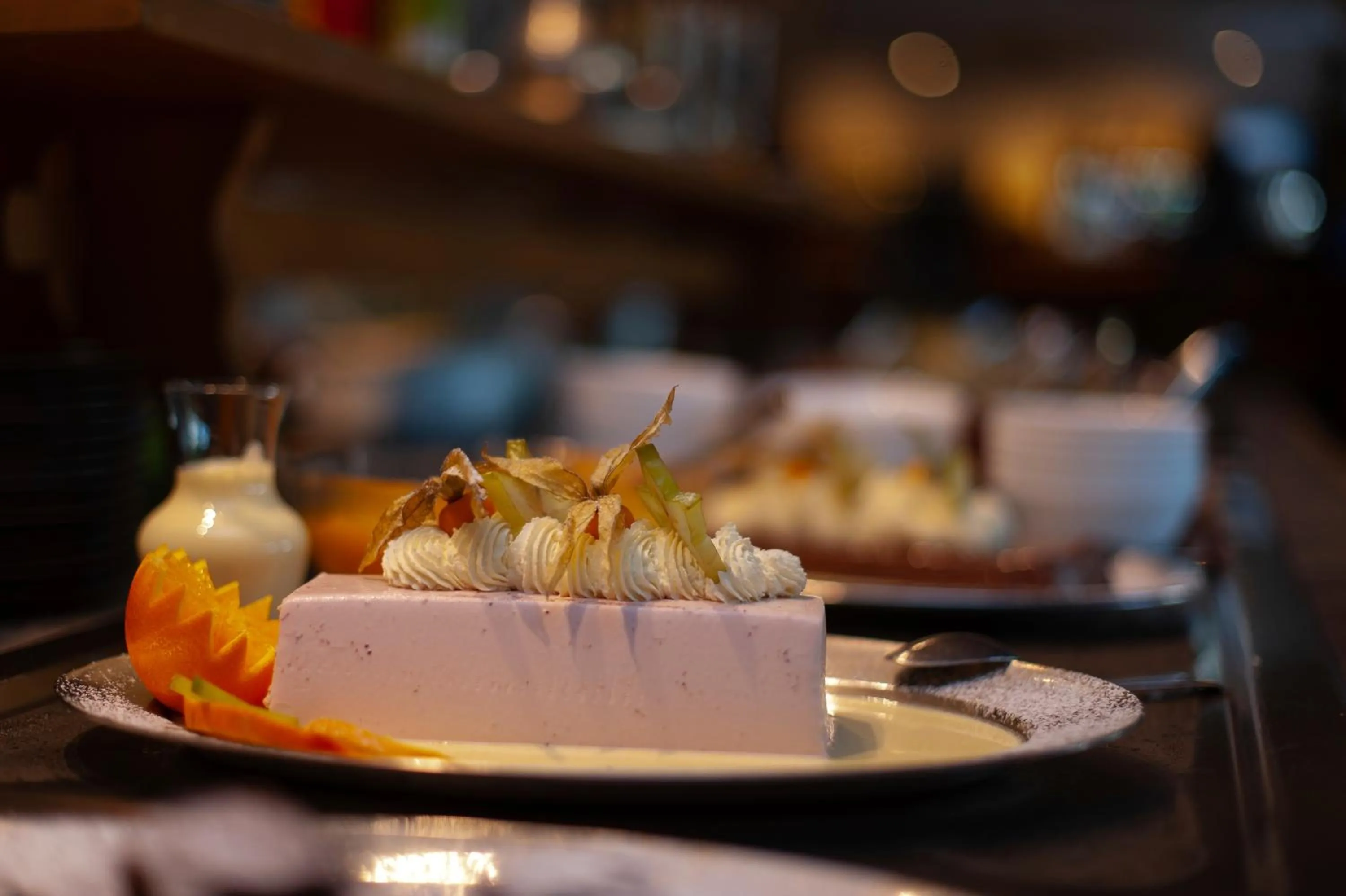 Restaurant/places to eat in Strand Fjordmotel