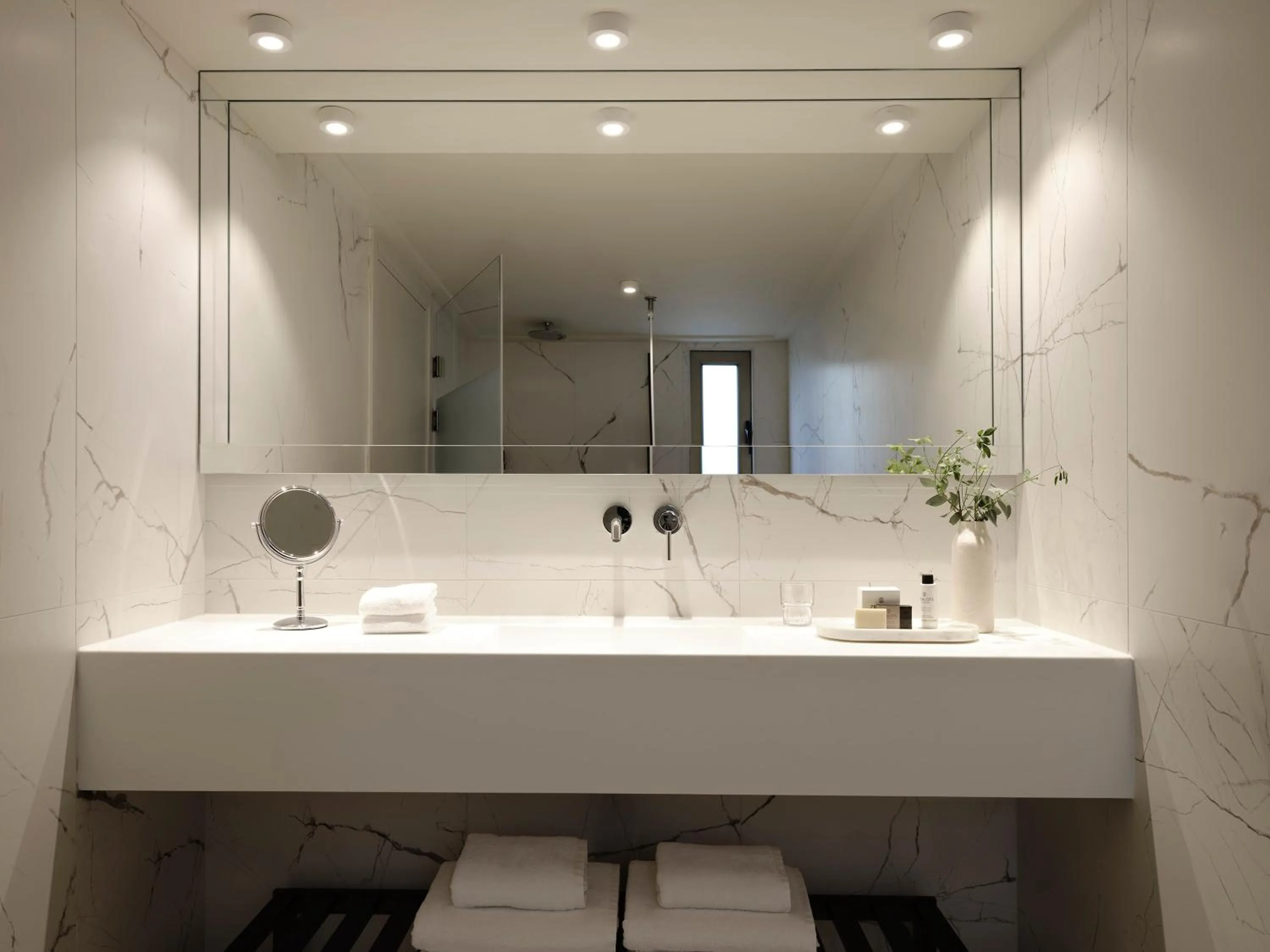 Shower in Kontokali Bay Resort & Spa