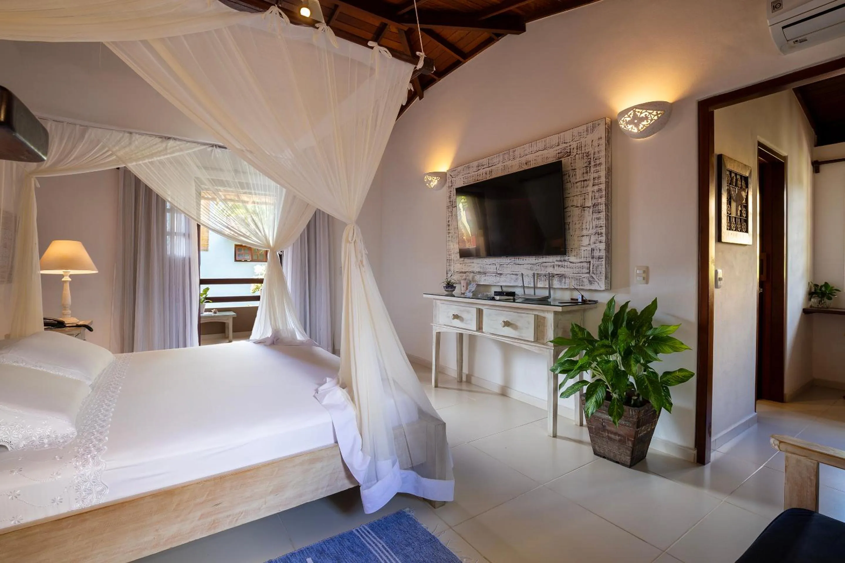 Photo of the whole room, Bed in Pousada Quarto Crescente