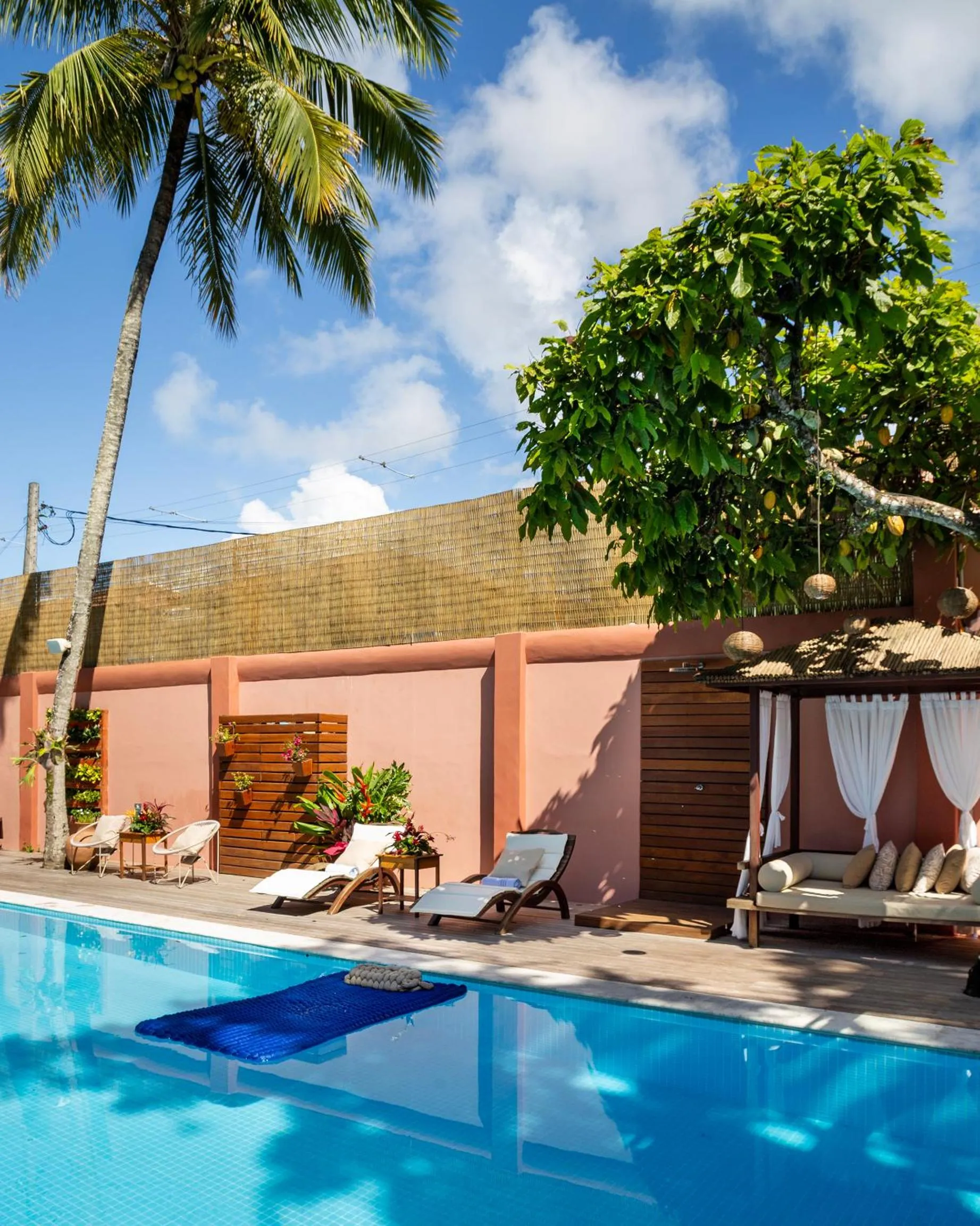 Swimming pool in Pousada Quarto Crescente