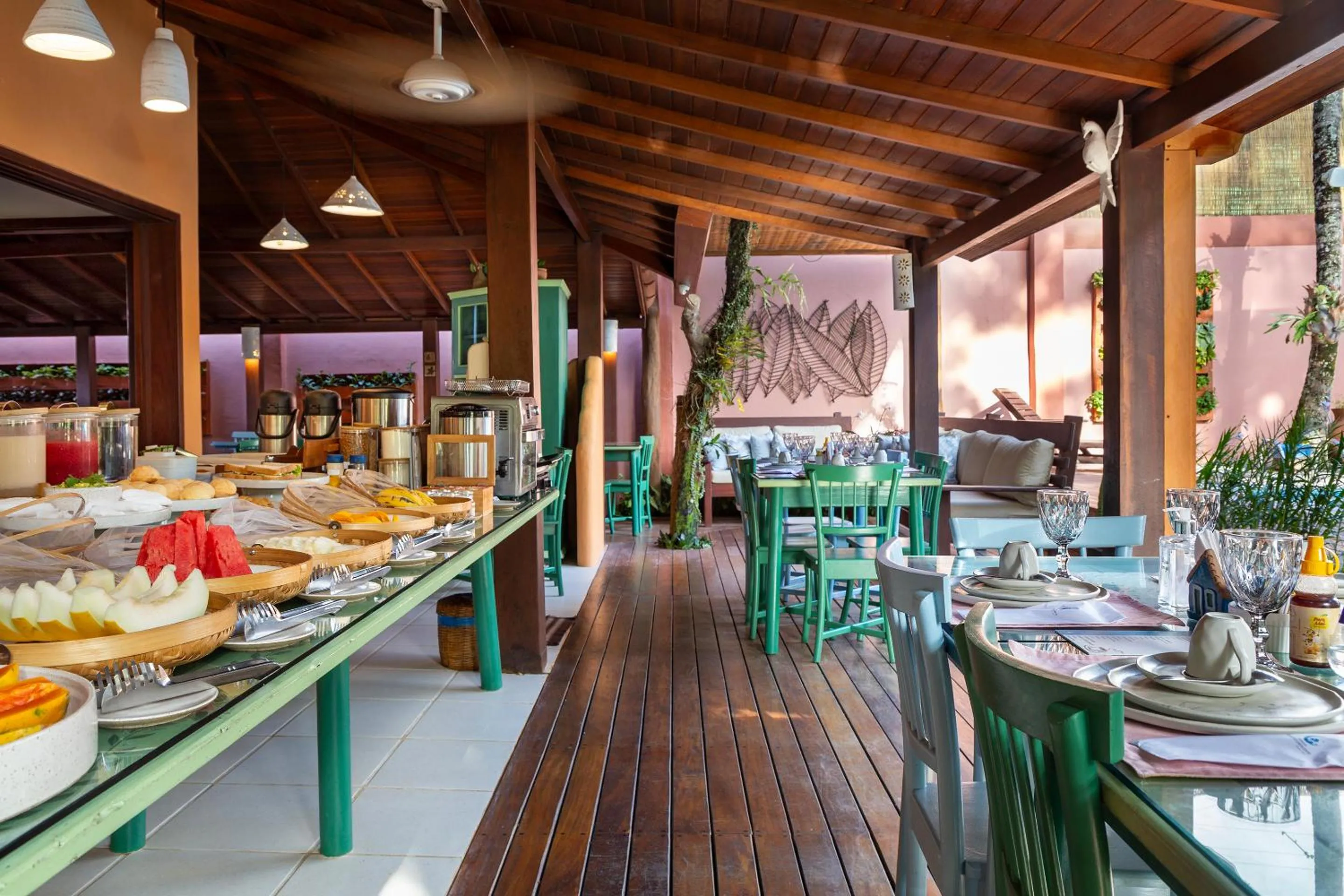 Buffet breakfast in Pousada Quarto Crescente