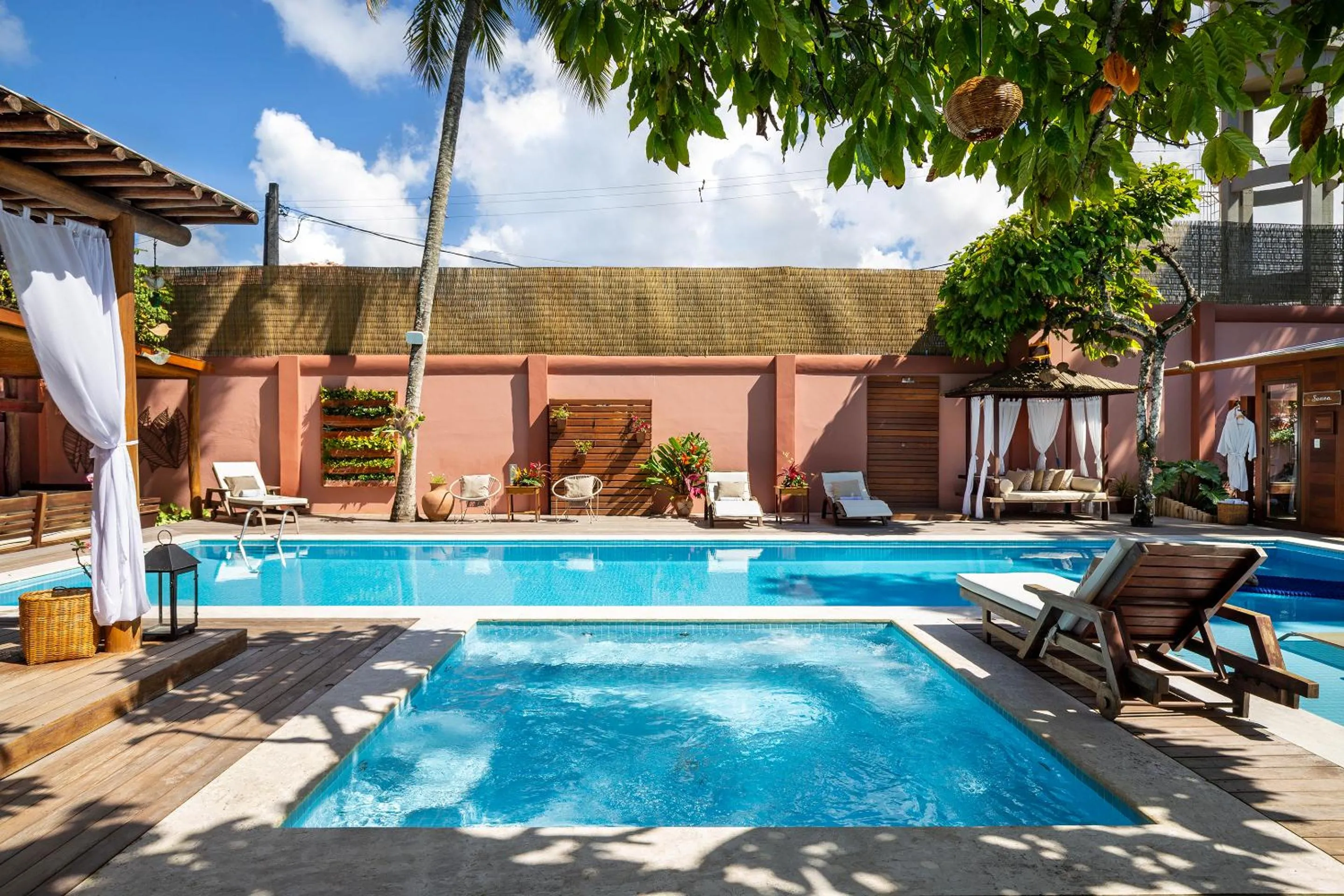 Swimming pool in Pousada Quarto Crescente
