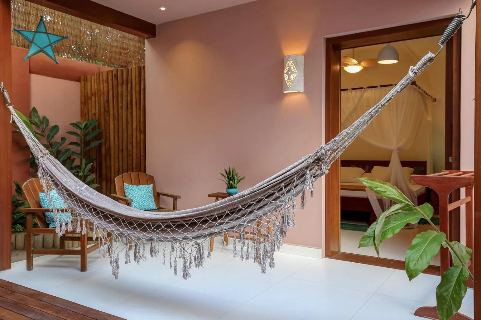 Balcony/Terrace, Bed in Pousada Quarto Crescente