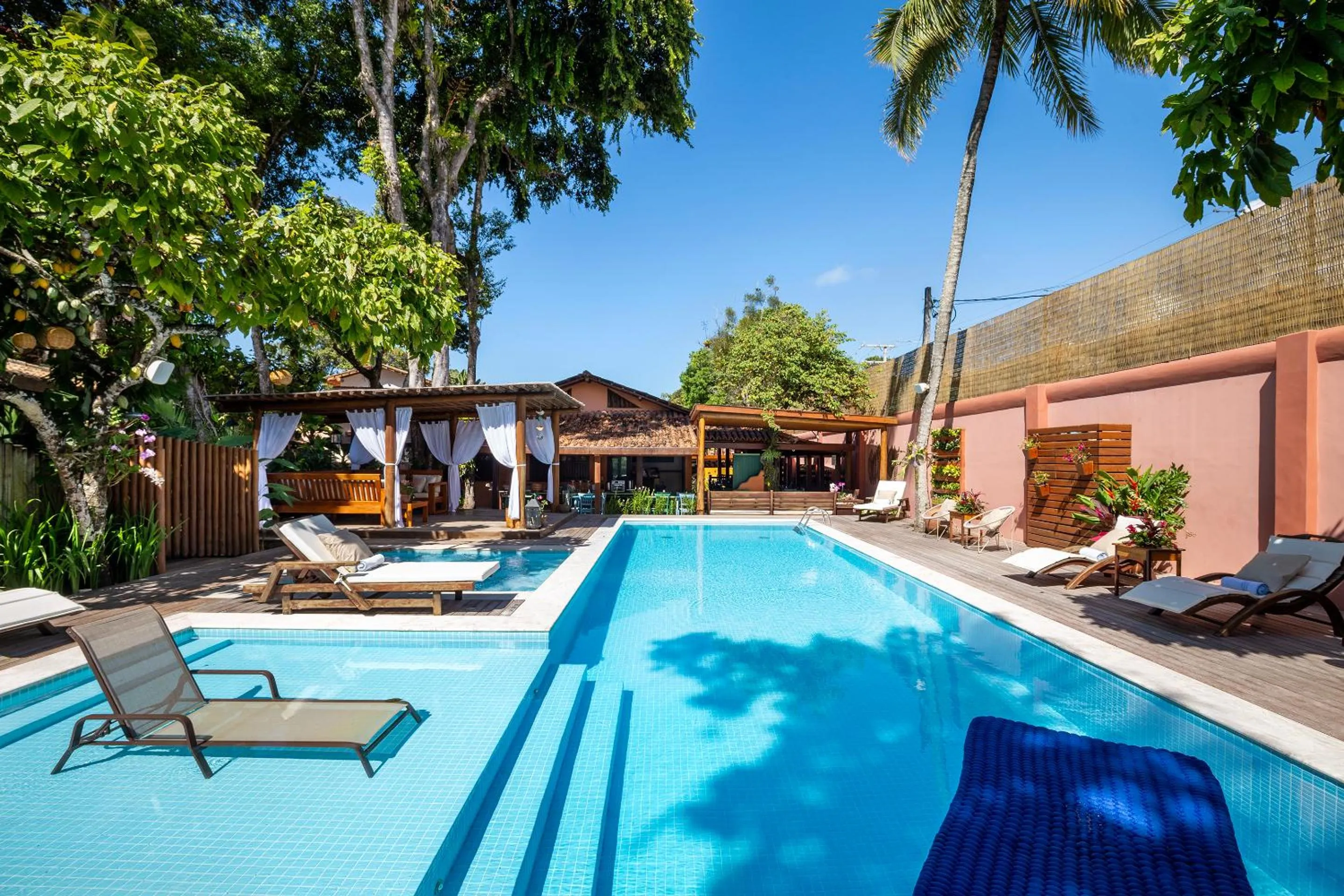 Pool view in Pousada Quarto Crescente