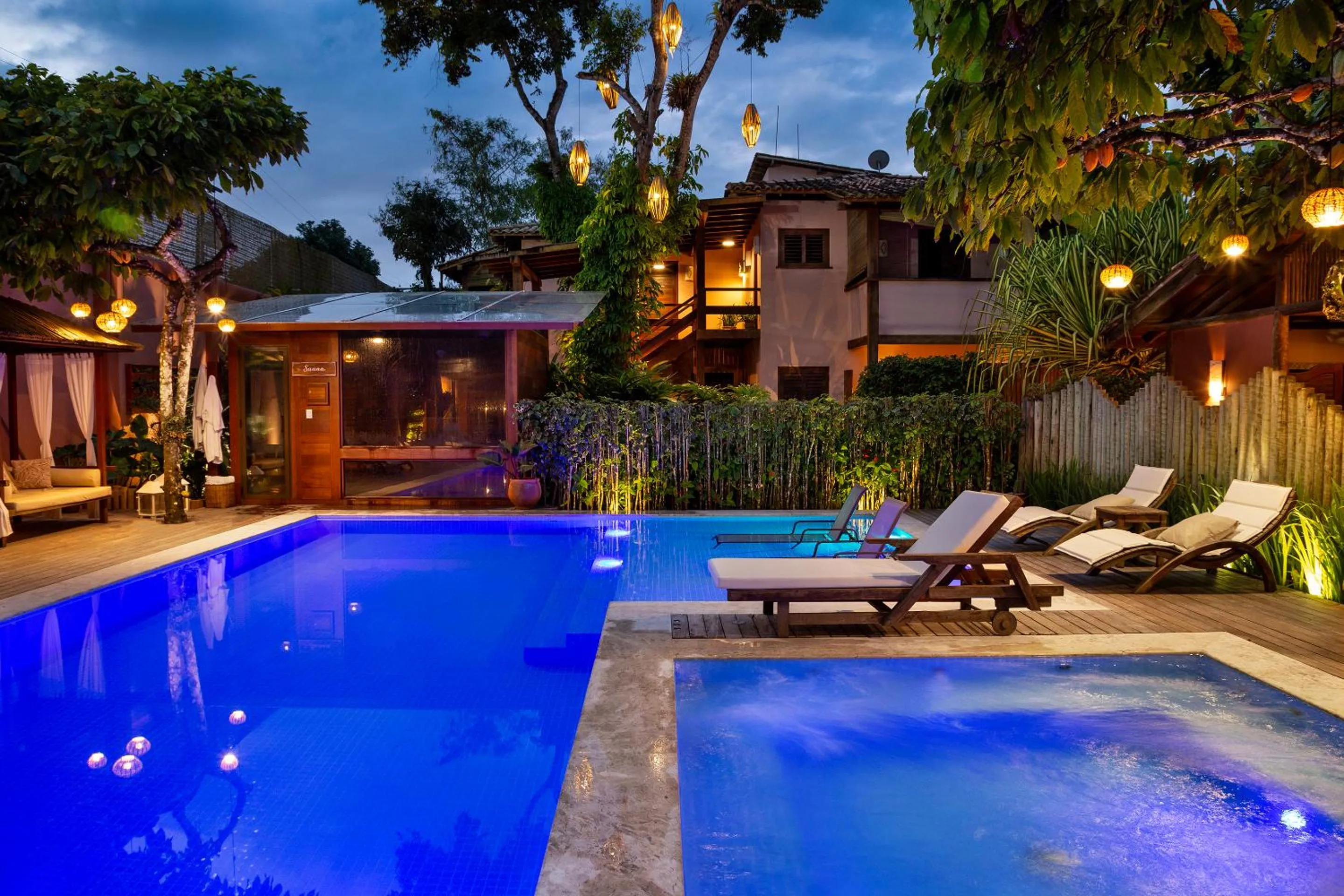 Swimming pool in Pousada Quarto Crescente