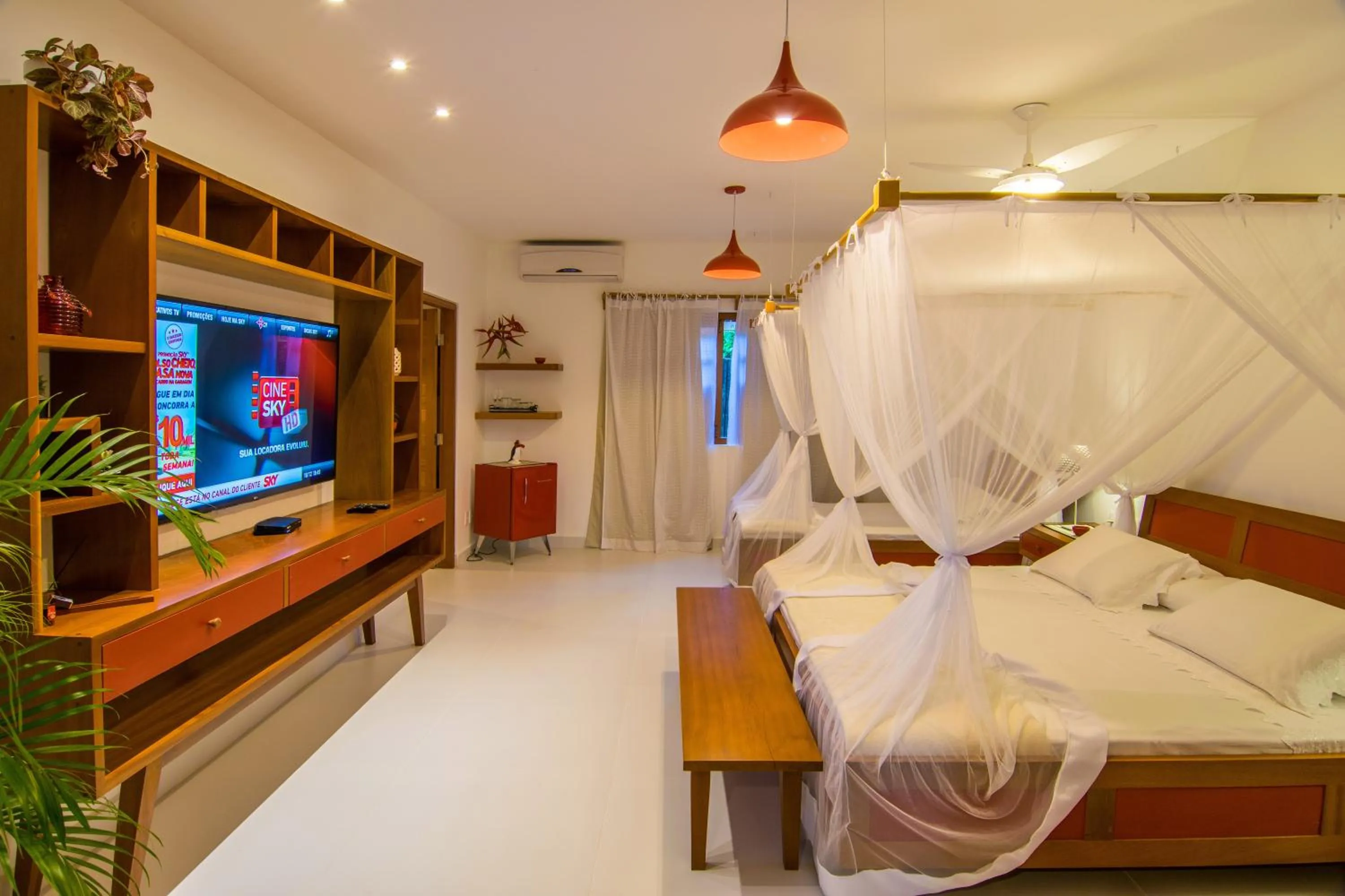 Photo of the whole room, Bed in Pousada Quarto Crescente