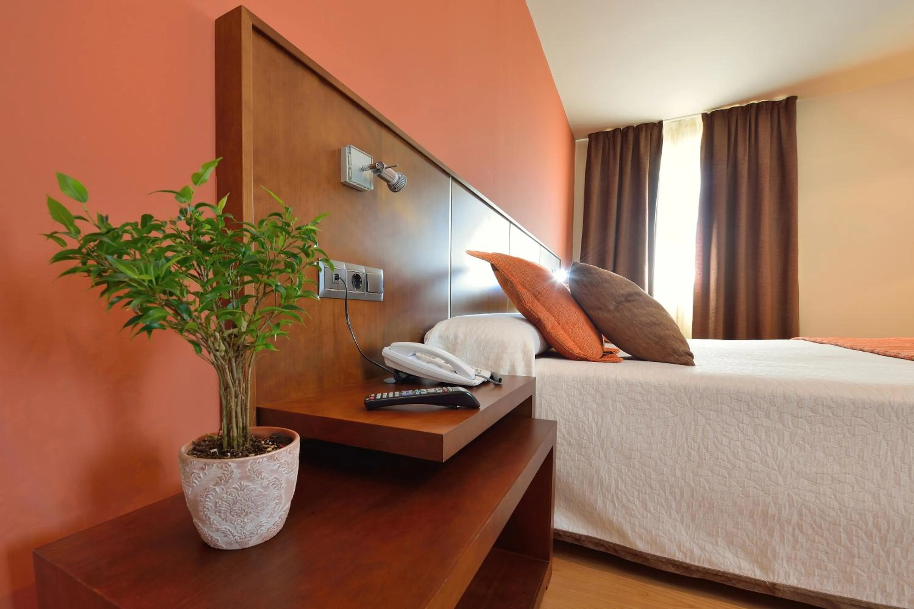Bedroom, Bed in Hotel Spa Norat Torre Do Deza 4* Superior