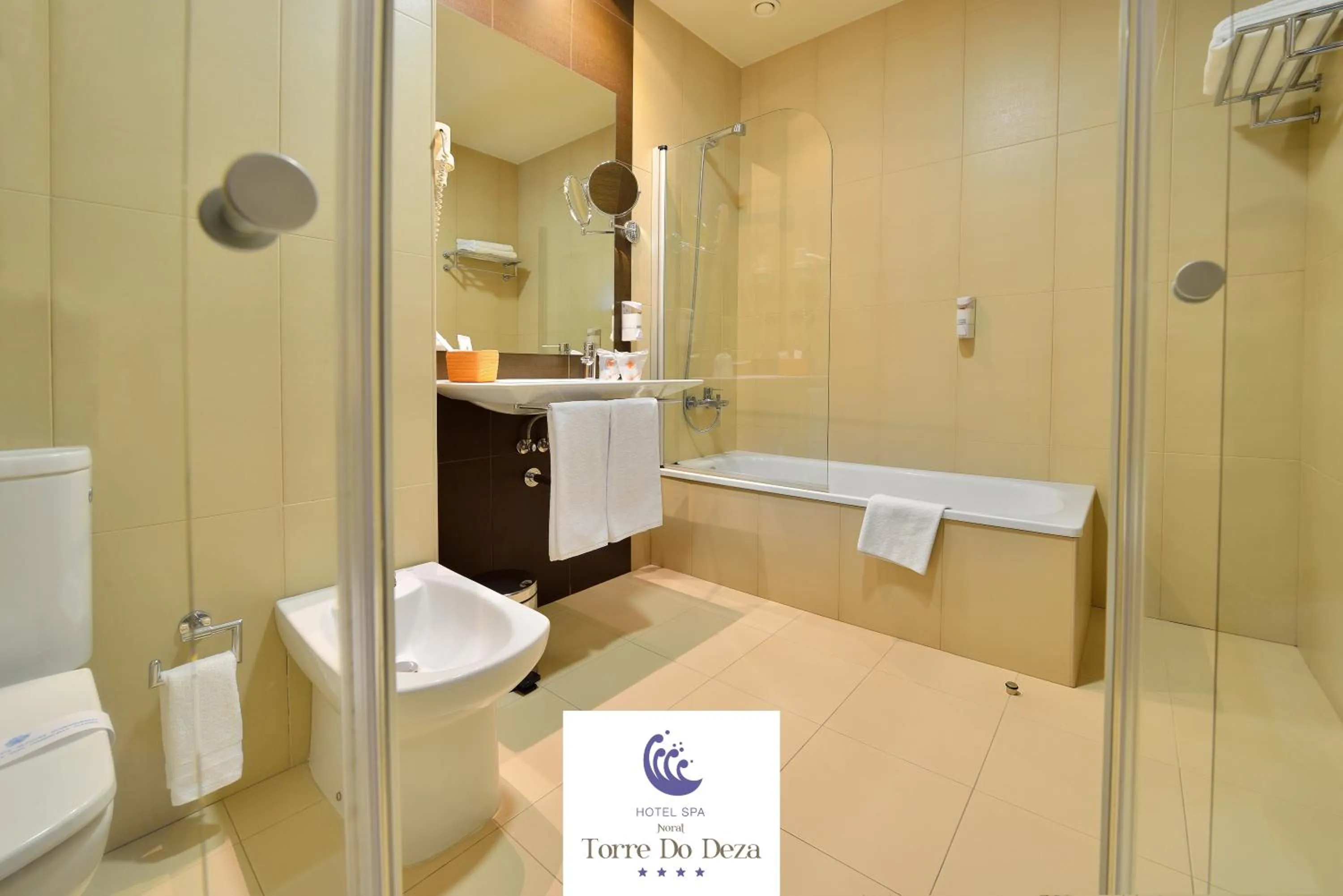 Bathroom in Hotel Spa Norat Torre Do Deza 4* Superior