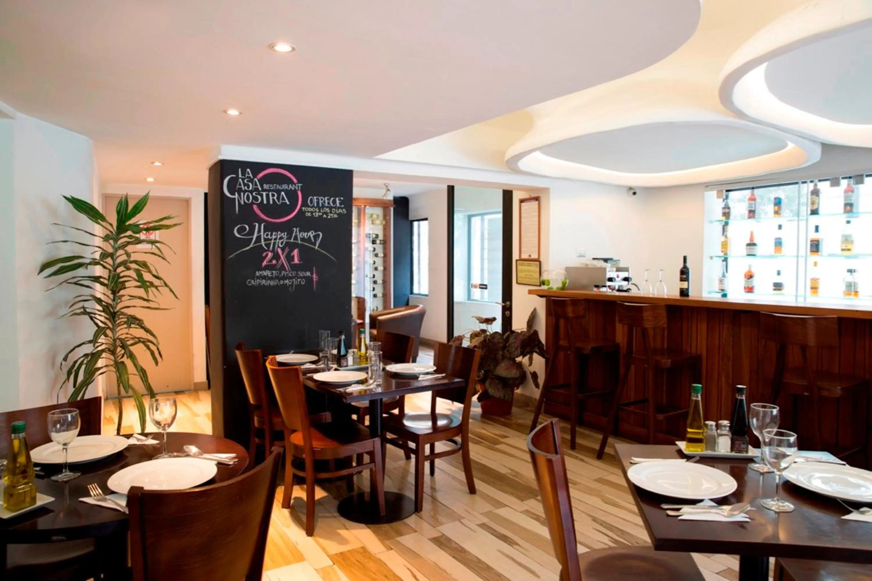 Restaurant/places to eat in Hotel Montecarlo Santiago