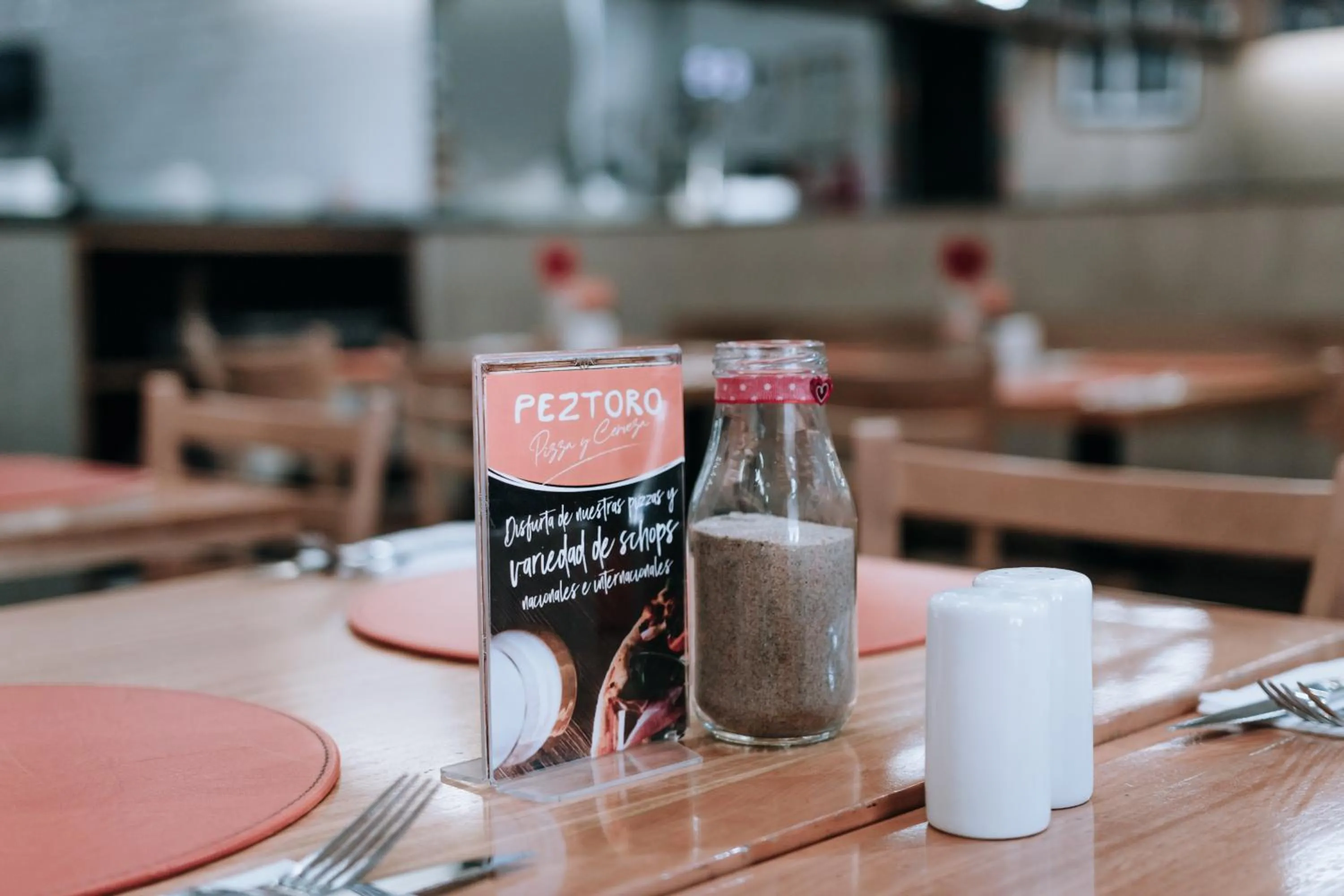 Restaurant/places to eat in Andes Suites