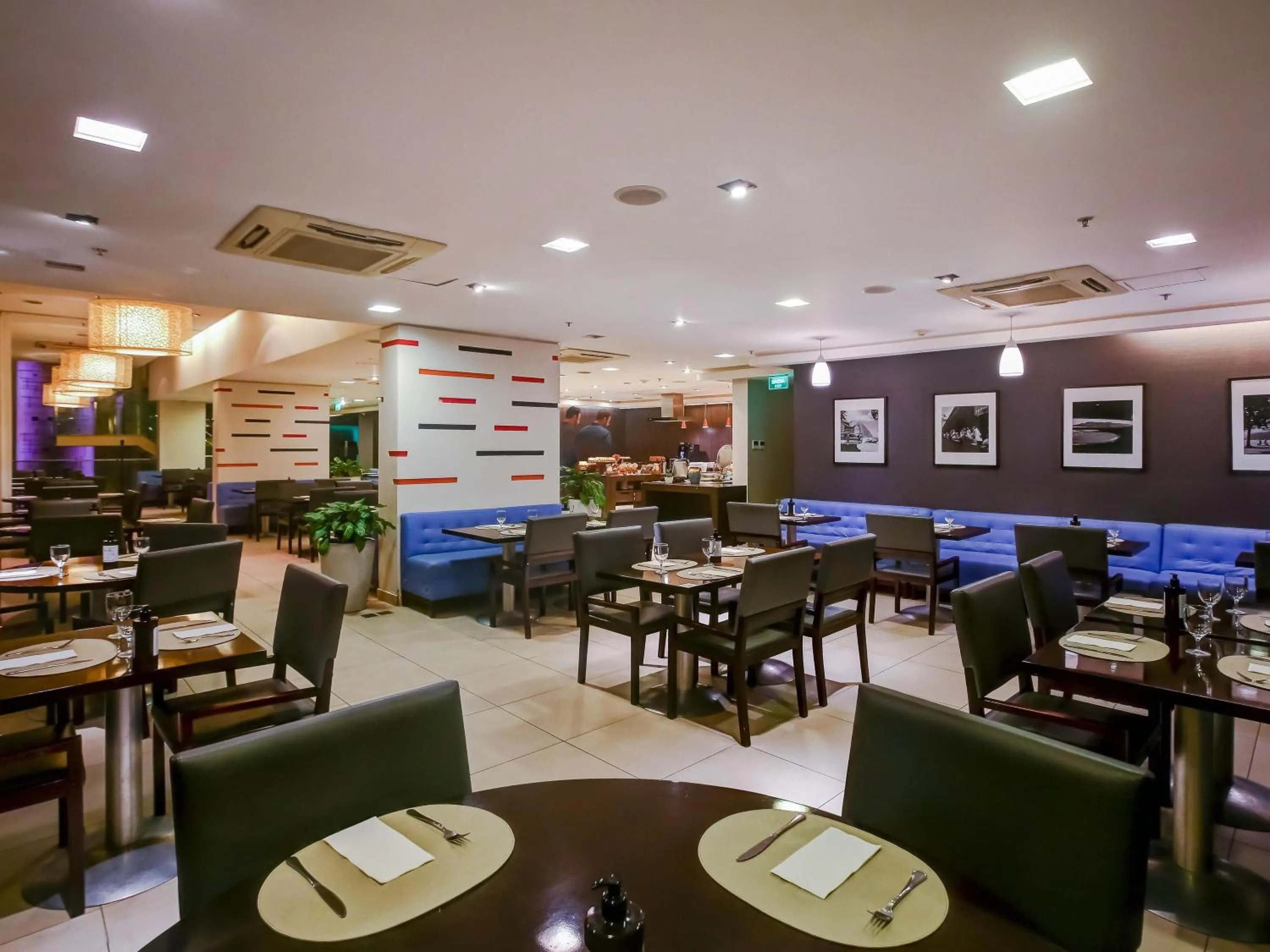 Restaurant/places to eat in Novotel RJ Santos Dumont