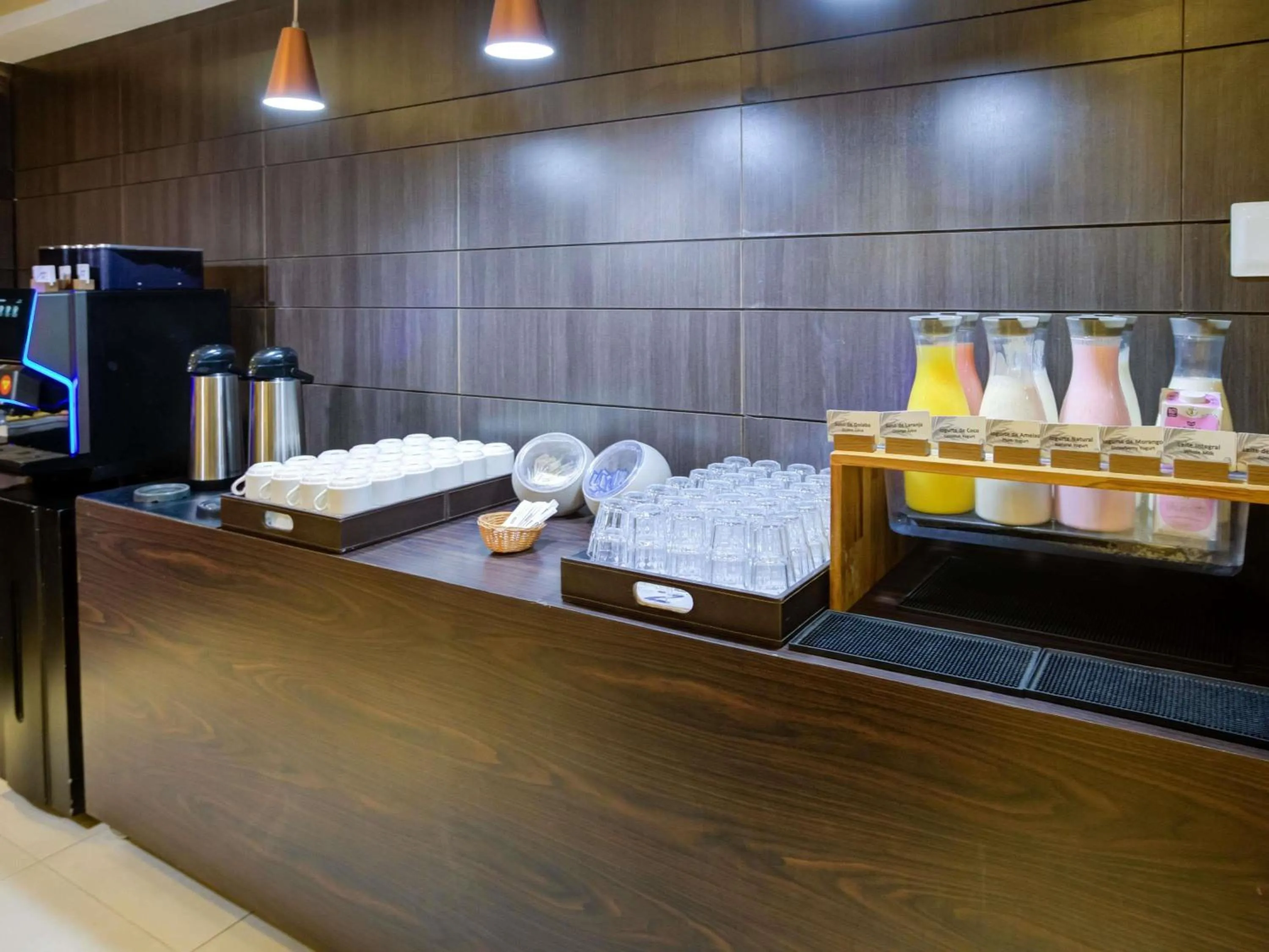 Restaurant/places to eat in Novotel RJ Santos Dumont