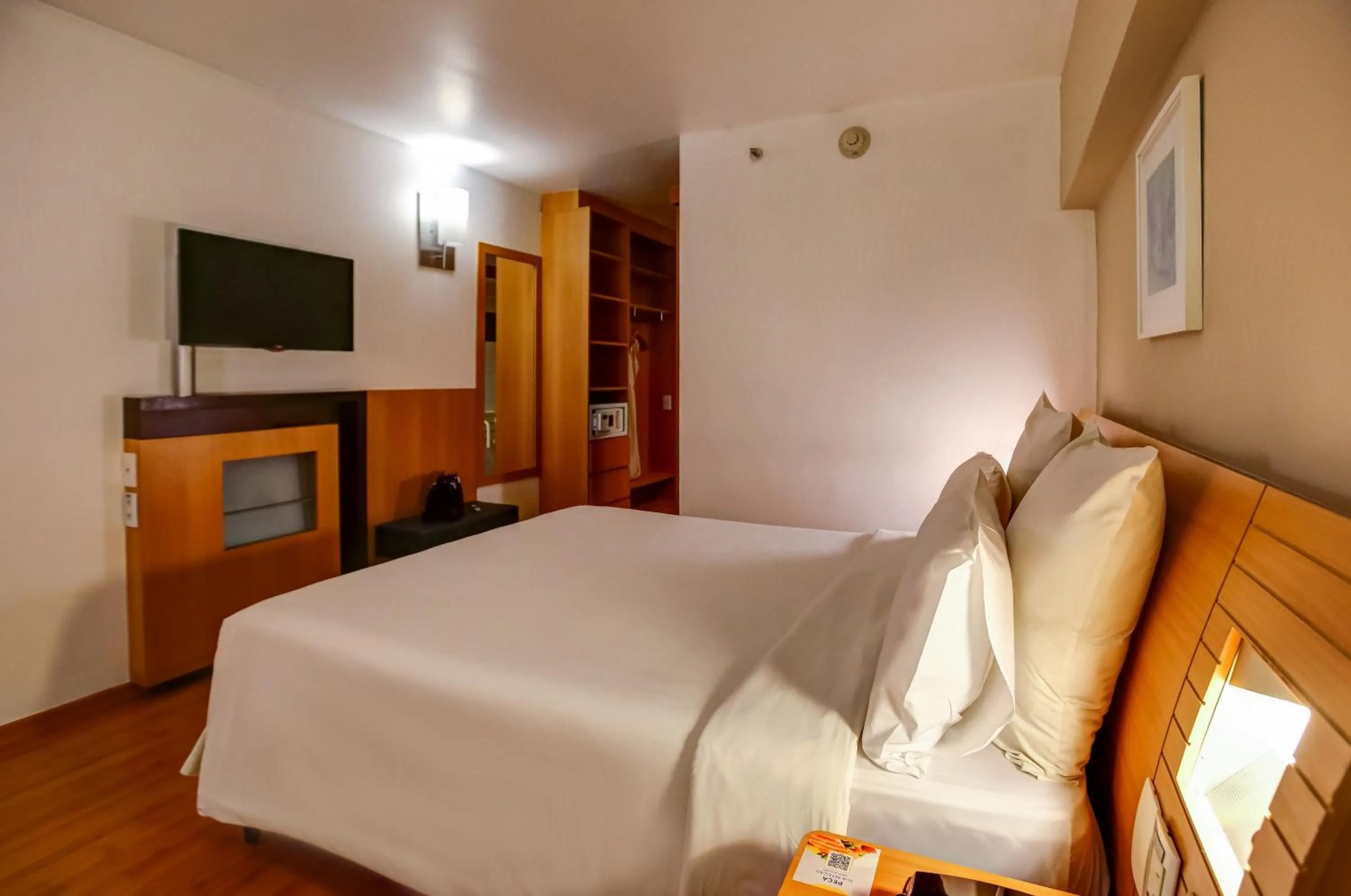 Bed in Novotel RJ Santos Dumont