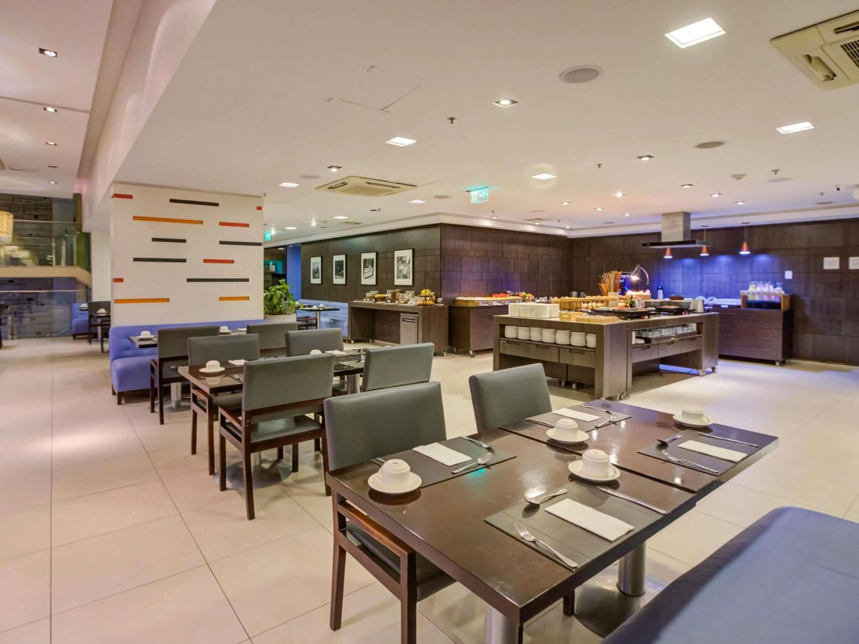 Restaurant/places to eat in Novotel RJ Santos Dumont