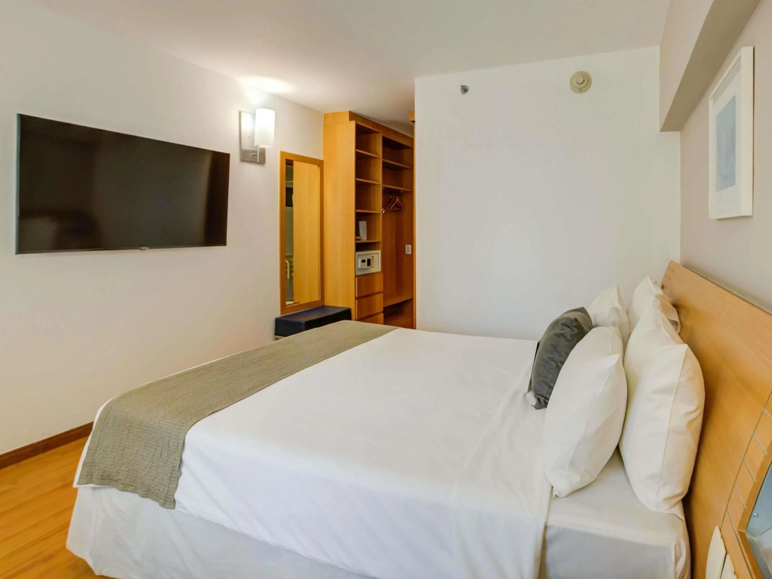 Bedroom, Bed in Novotel RJ Santos Dumont