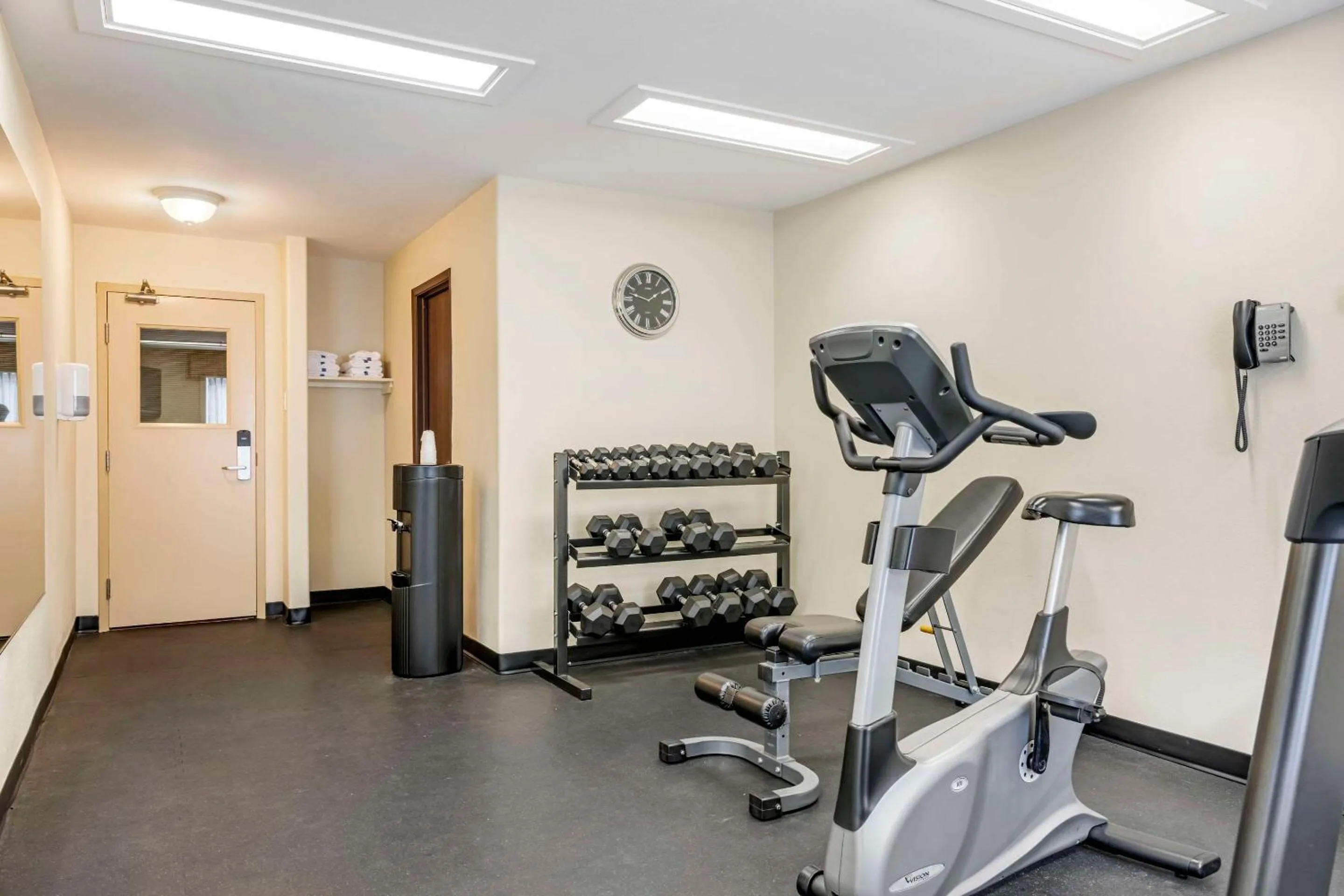 Fitness centre/facilities in Quality Inn Airport