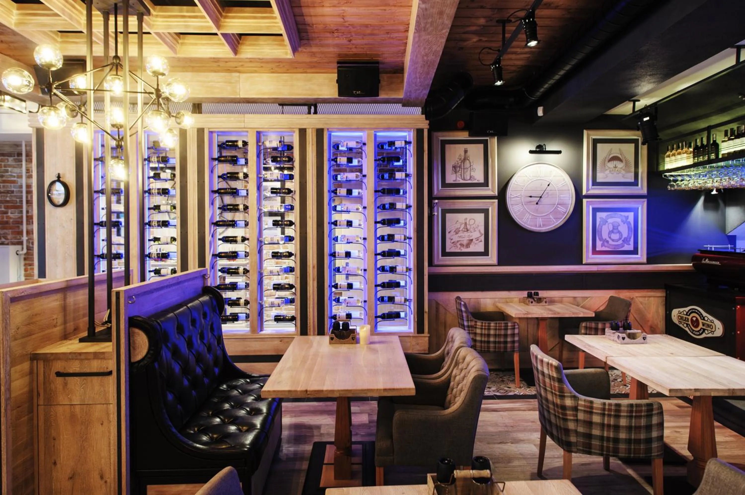 Restaurant/places to eat in Apartamenty Chleb i Wino