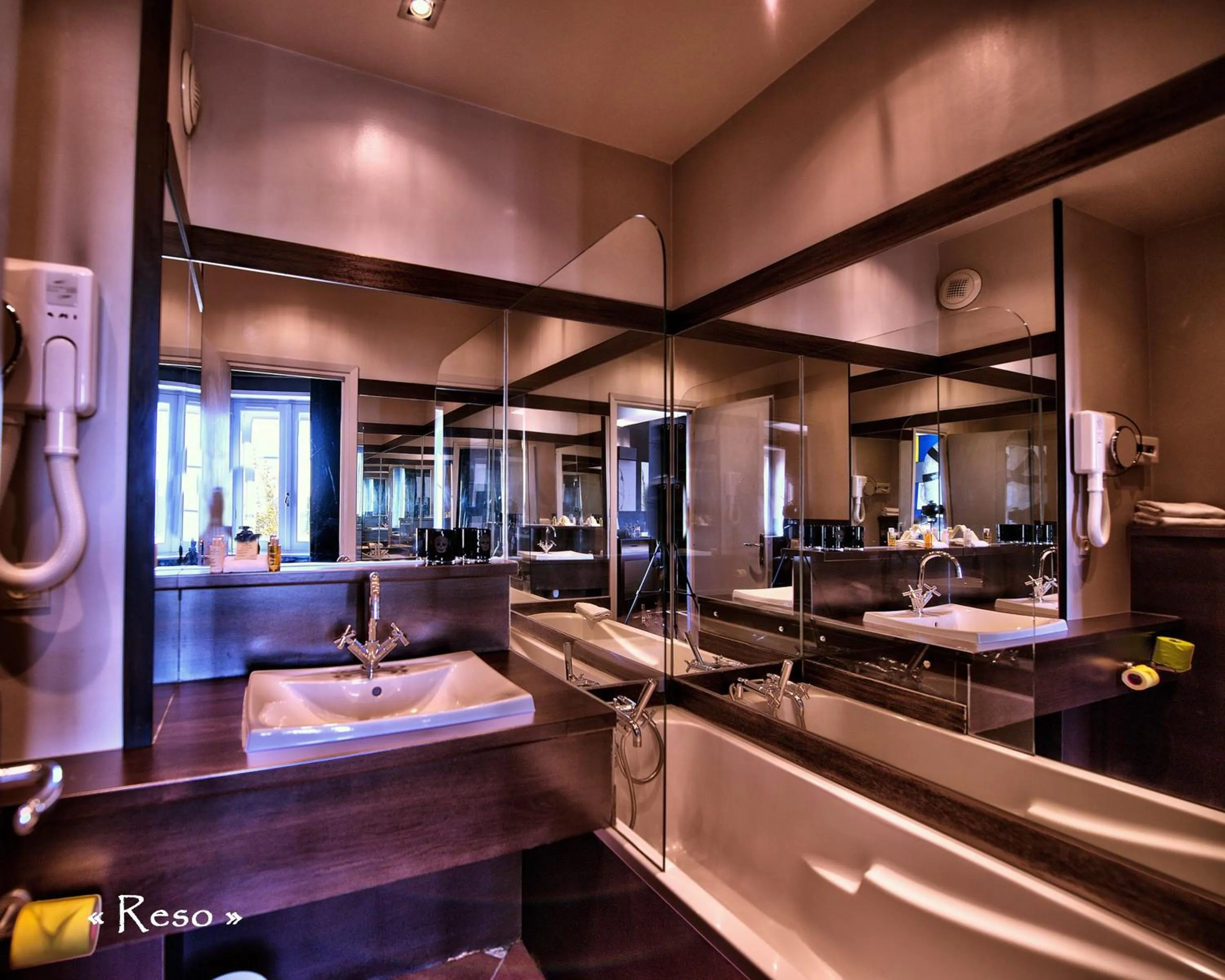 Bathroom in Hôtel des Beaux-Arts Toulouse