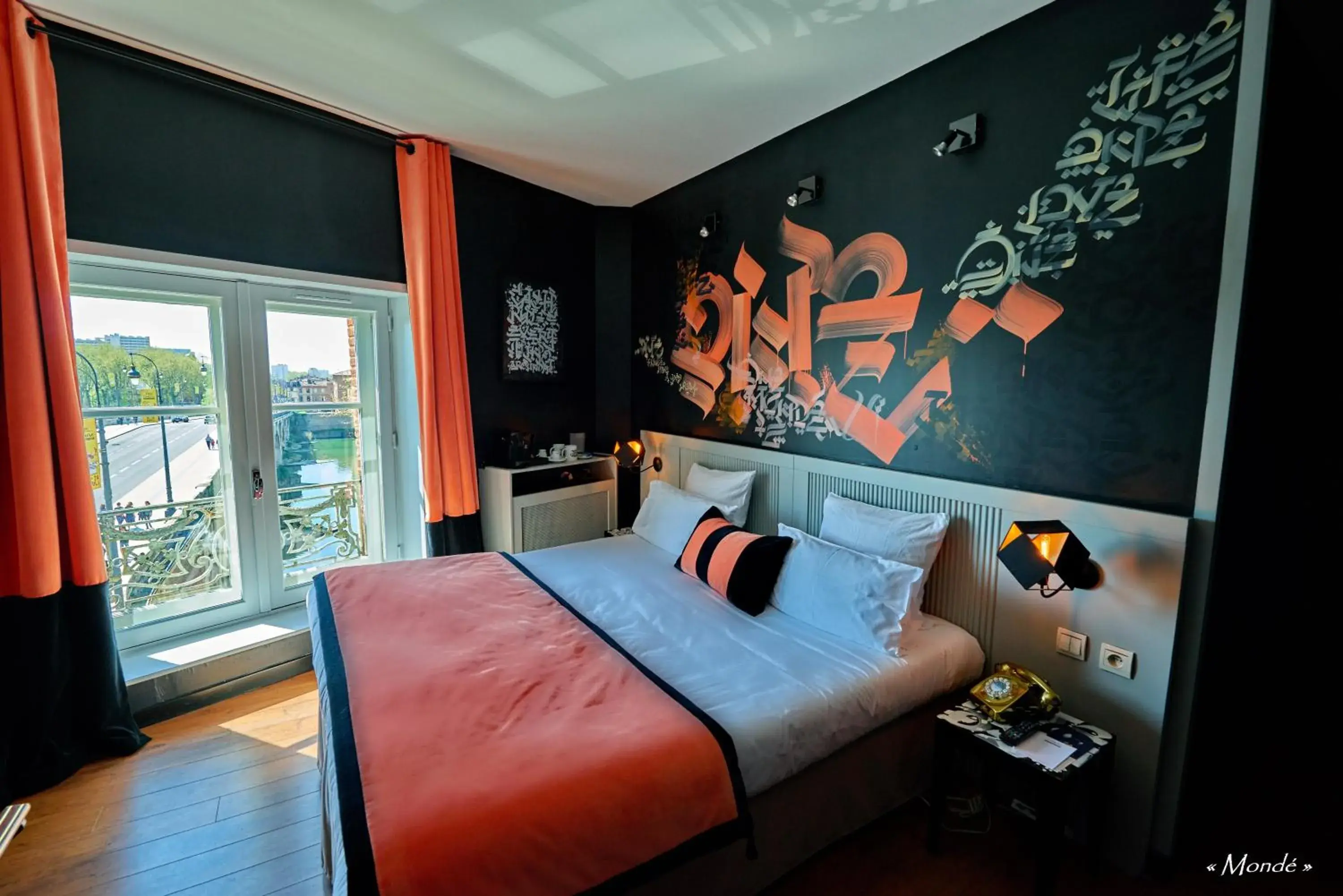 Superior Double or Twin Room in Hôtel des Beaux-Arts Toulouse Superior Double or Twin Room in Hôtel des Beaux-Arts Toulouse