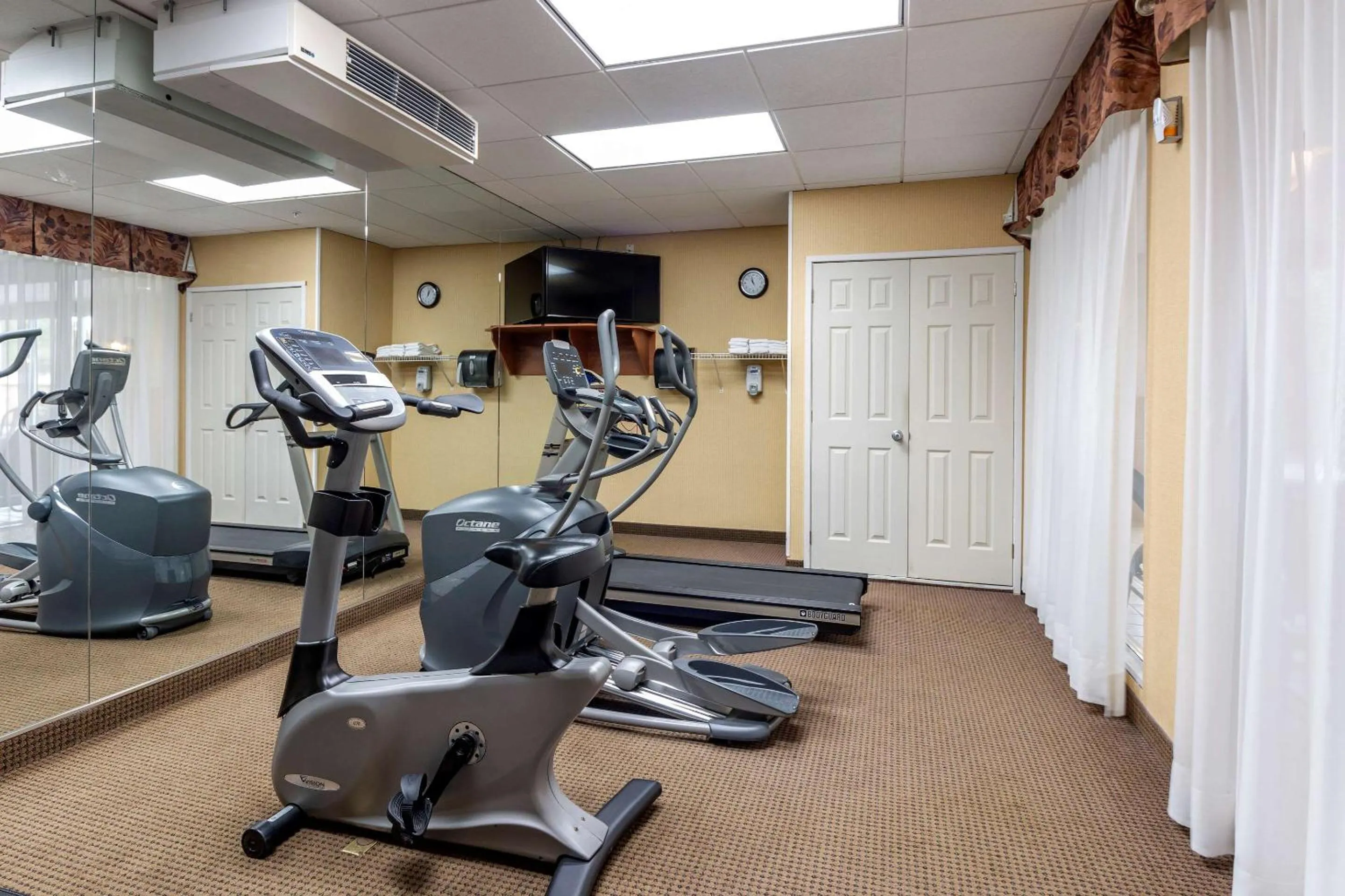 Fitness centre/facilities in Comfort Inn