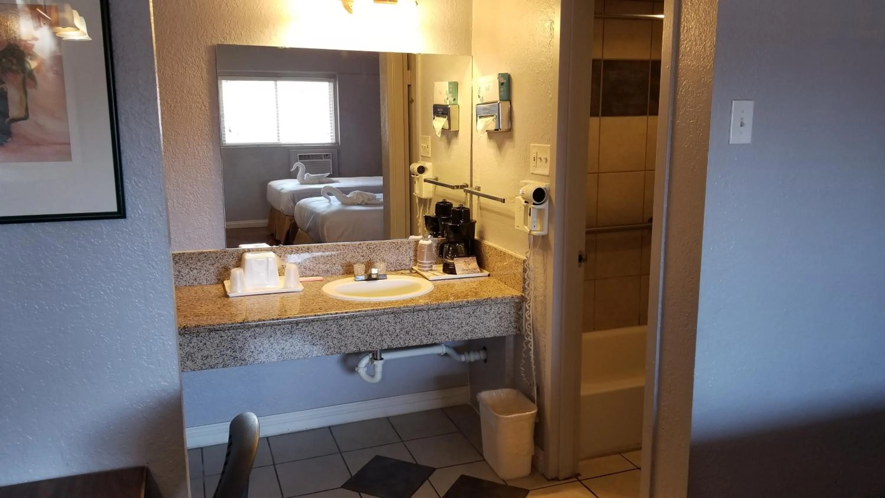 Santa Fe Inn - Pueblo