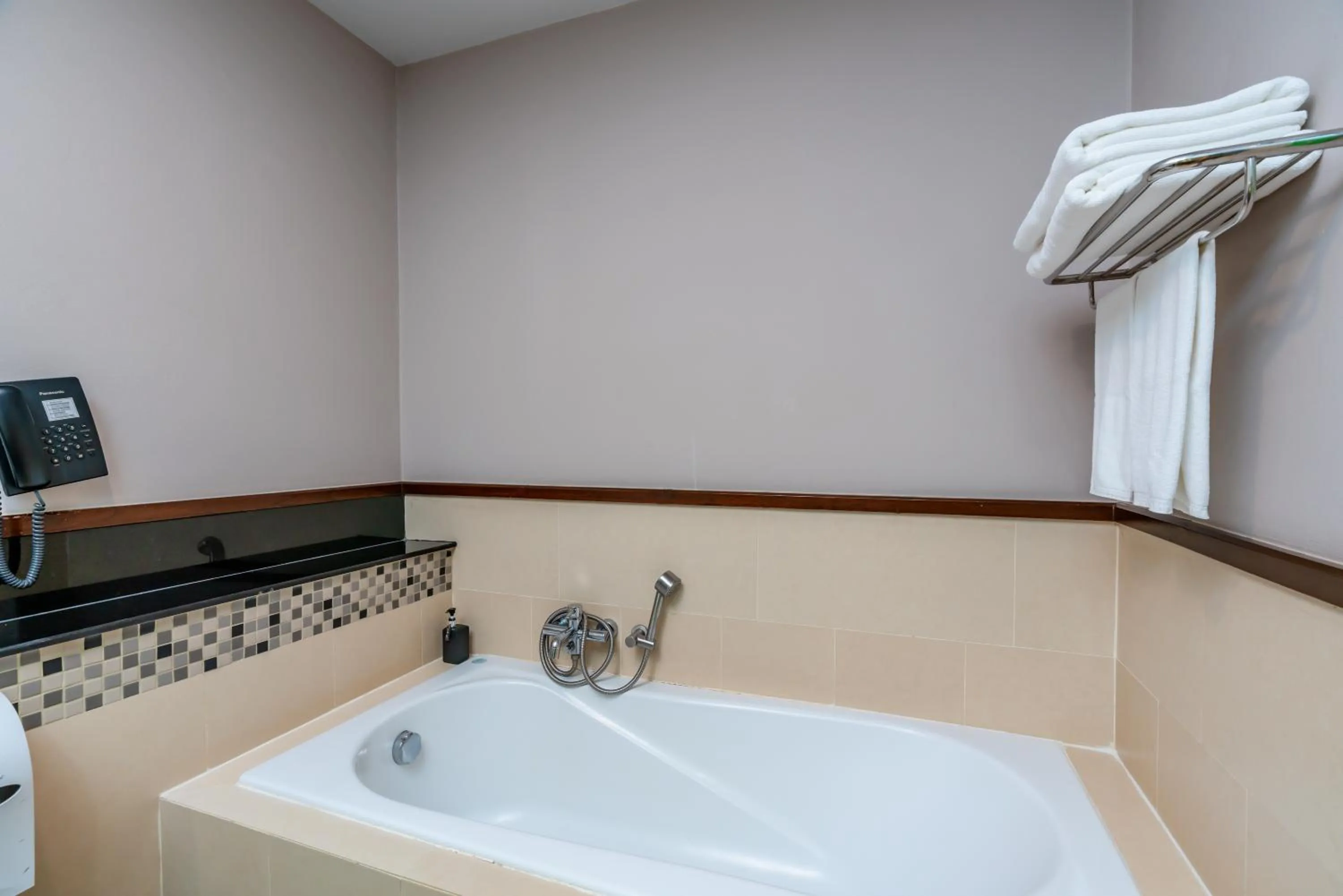 Bath in Tara Mantra Cha-Am Resort