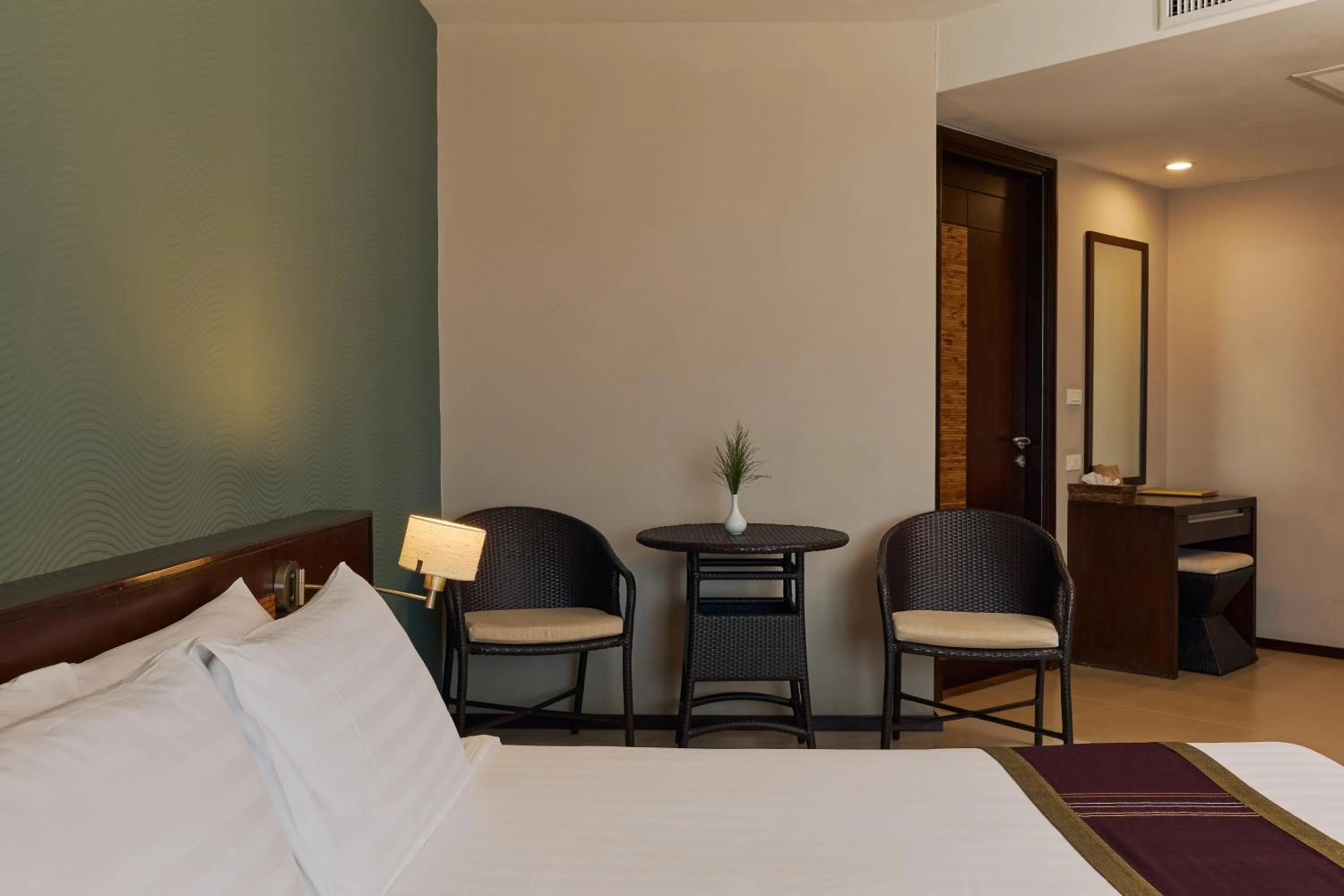 Dining area, Bed in Tara Mantra Cha-Am Resort