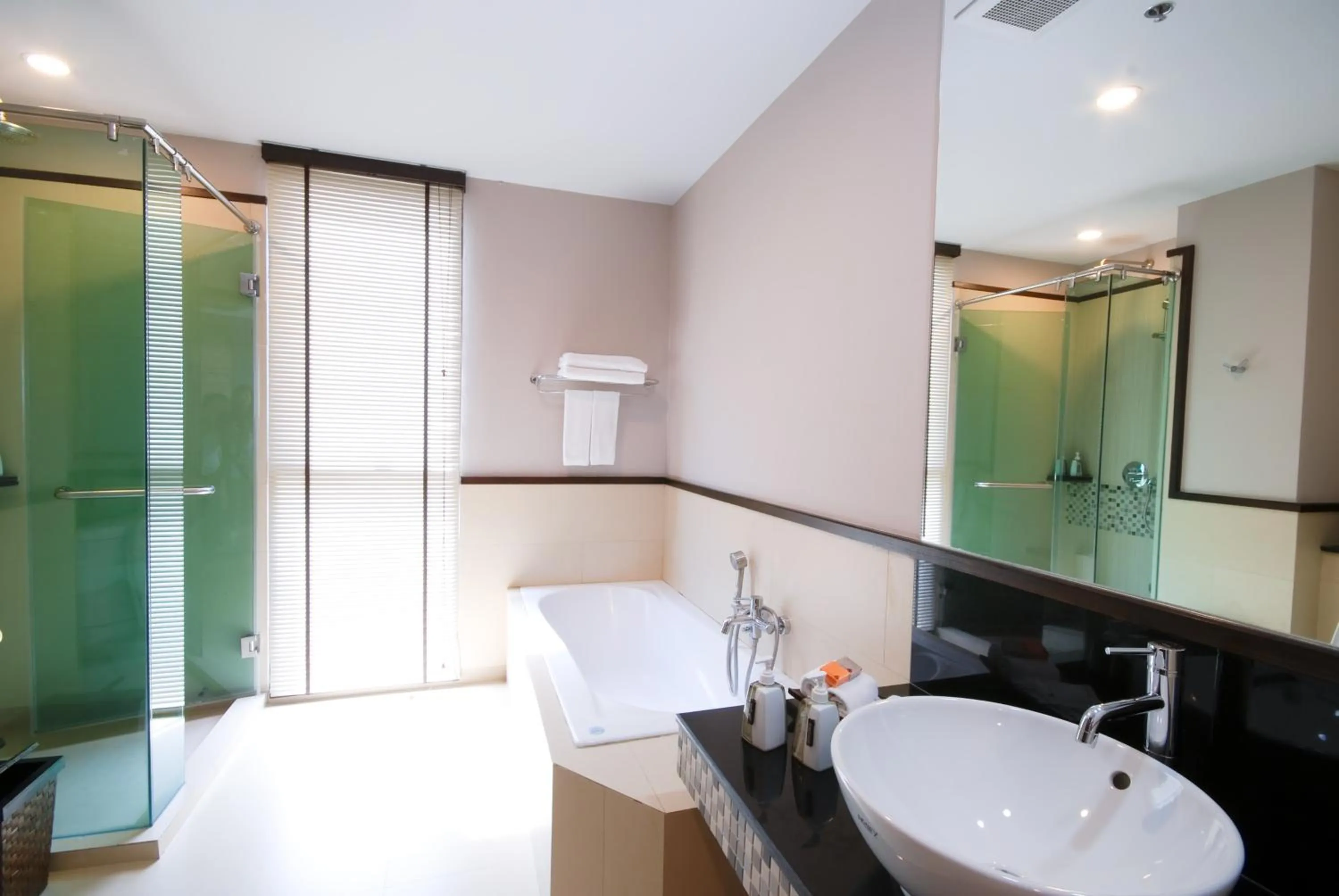 Shower in Tara Mantra Cha-Am Resort