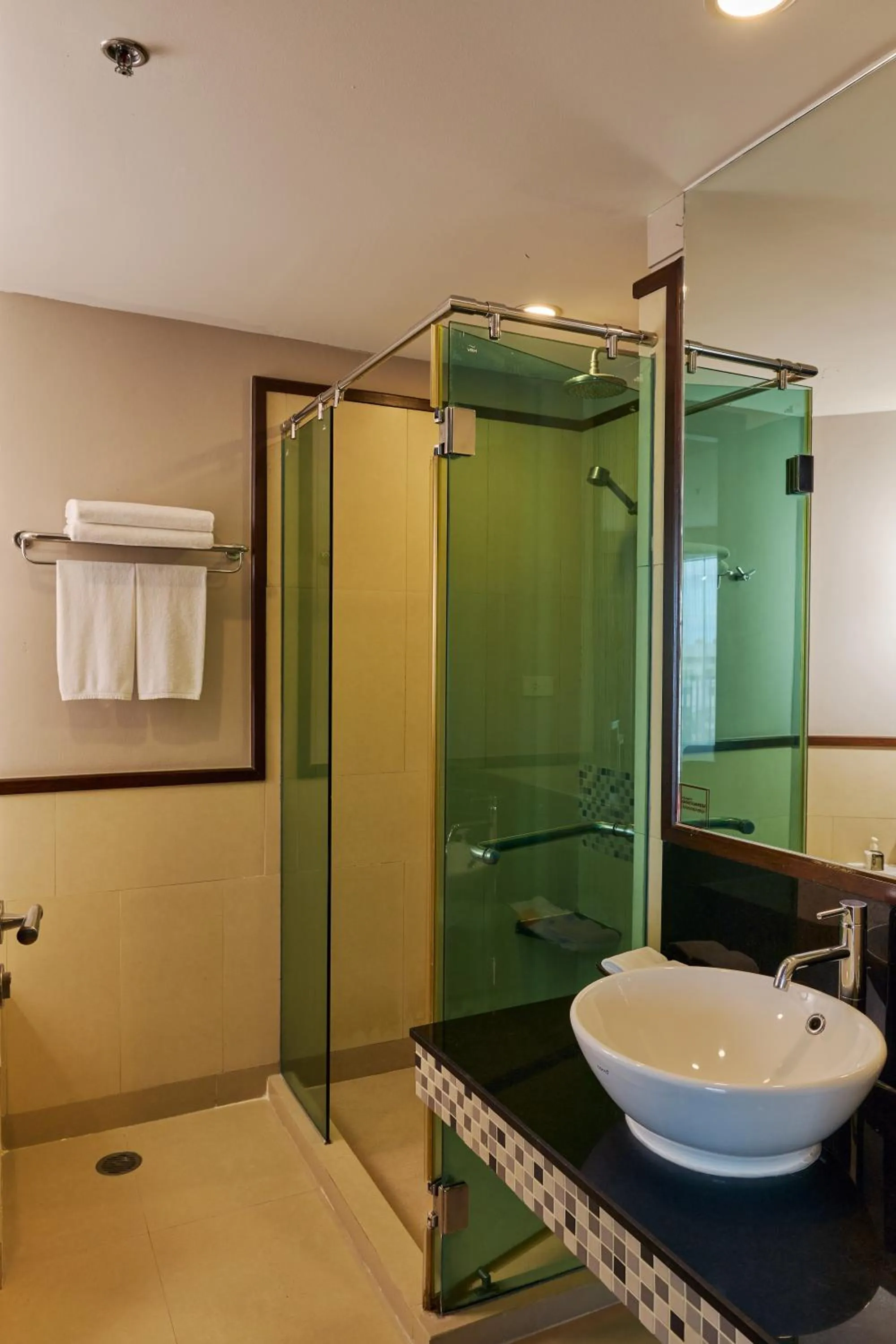 Shower in Tara Mantra Cha-Am Resort