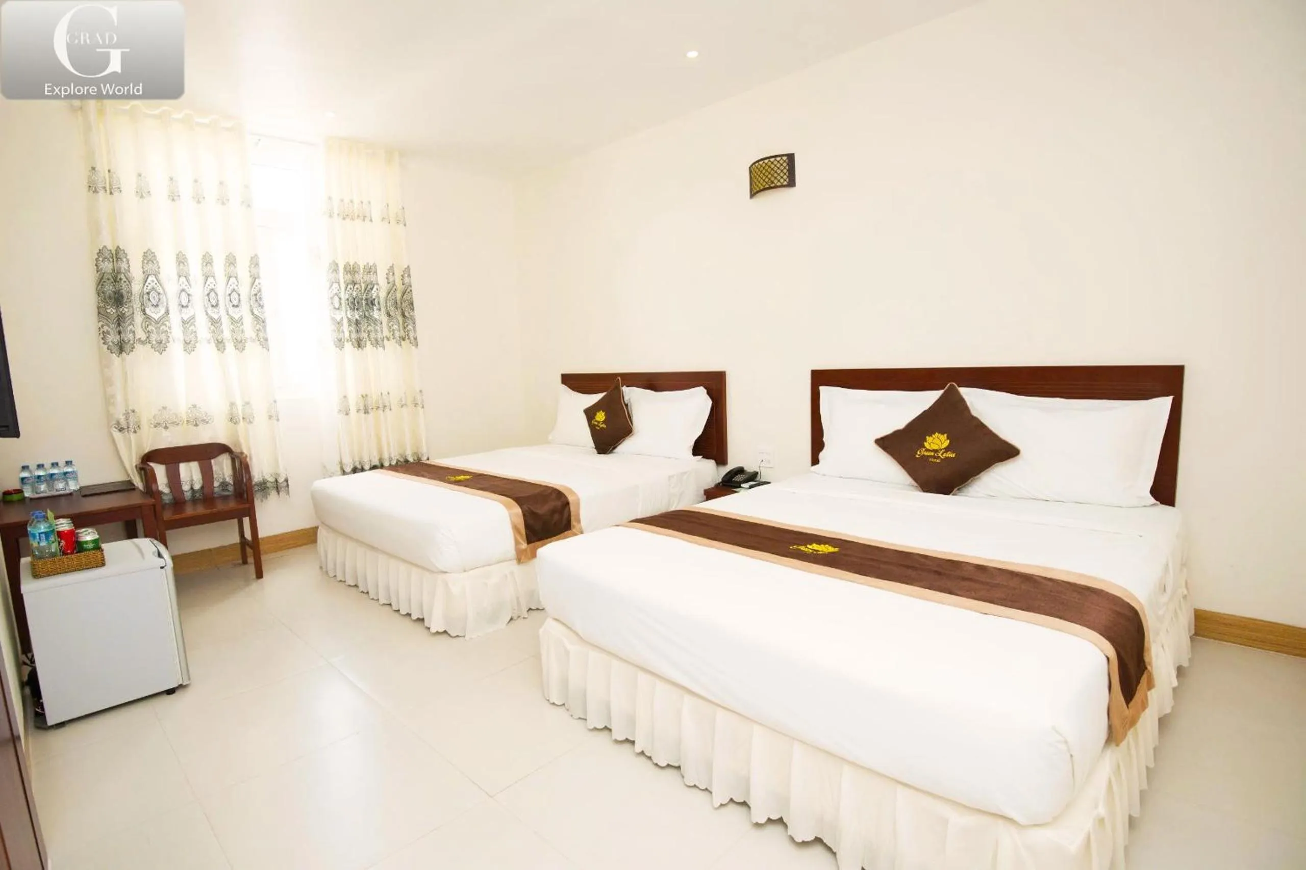 Photo of the whole room, Bed in Bong Sen Xanh Hotel