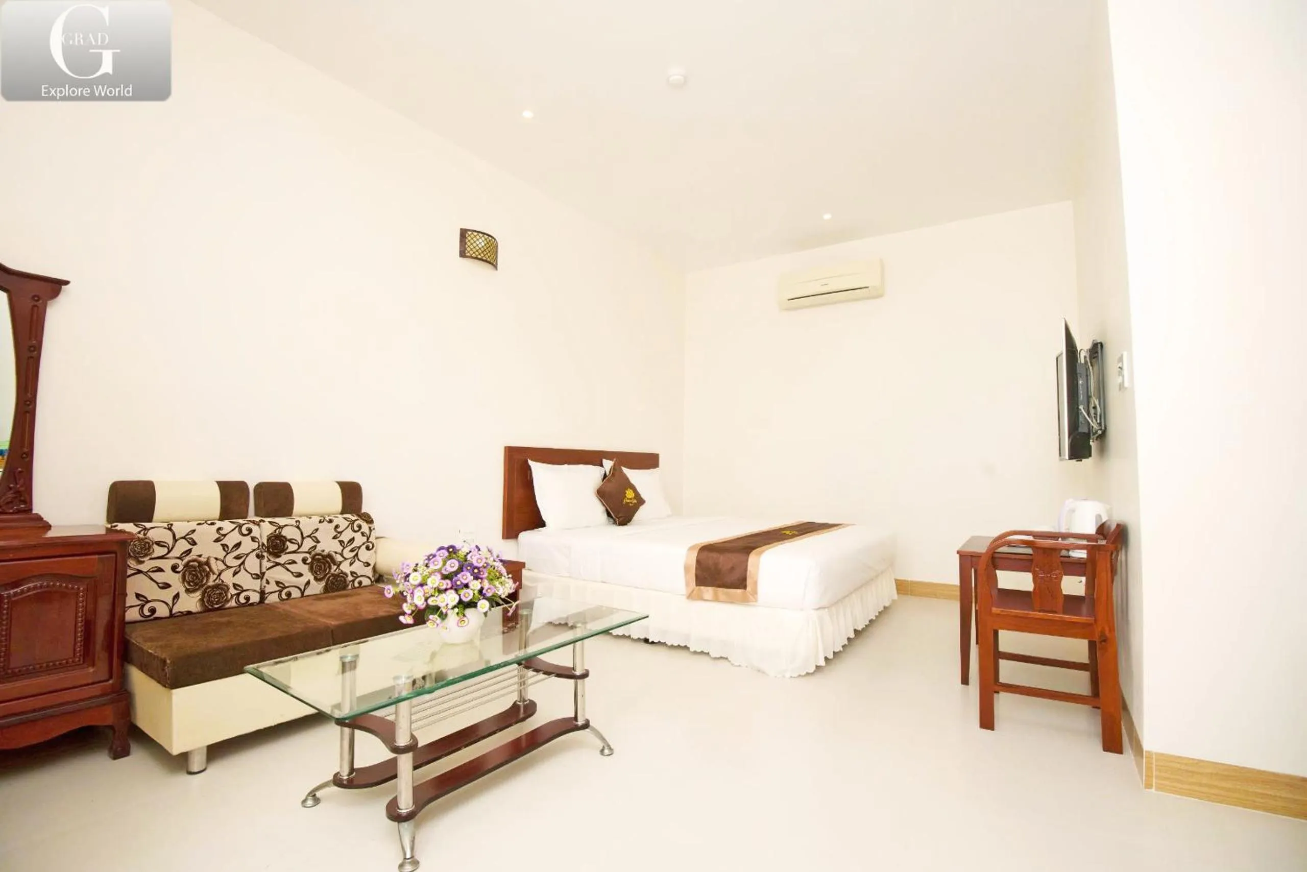 Living room, Bed in Bong Sen Xanh Hotel