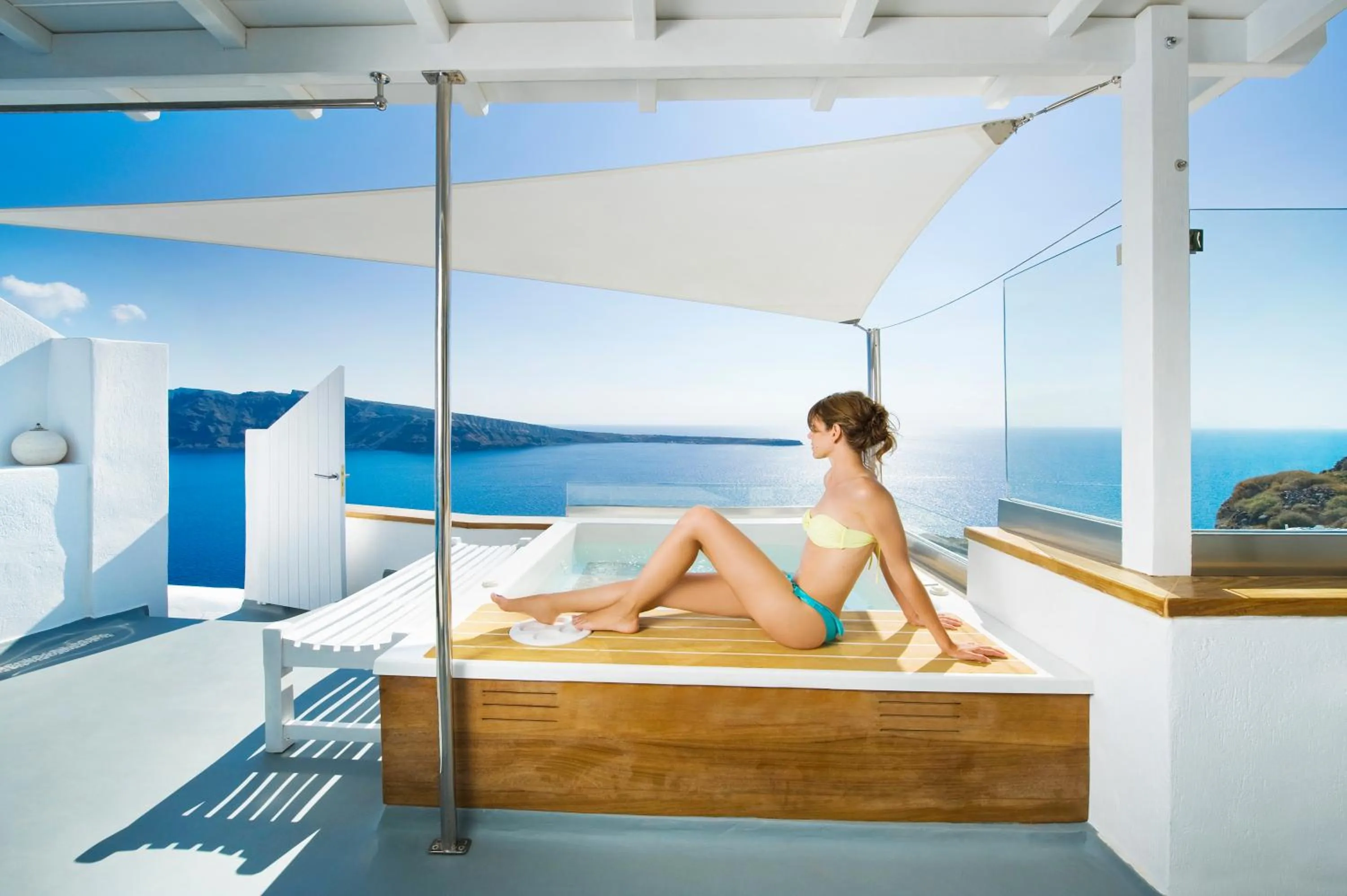 Hot Tub, Bed in Hyperion Oia Suites