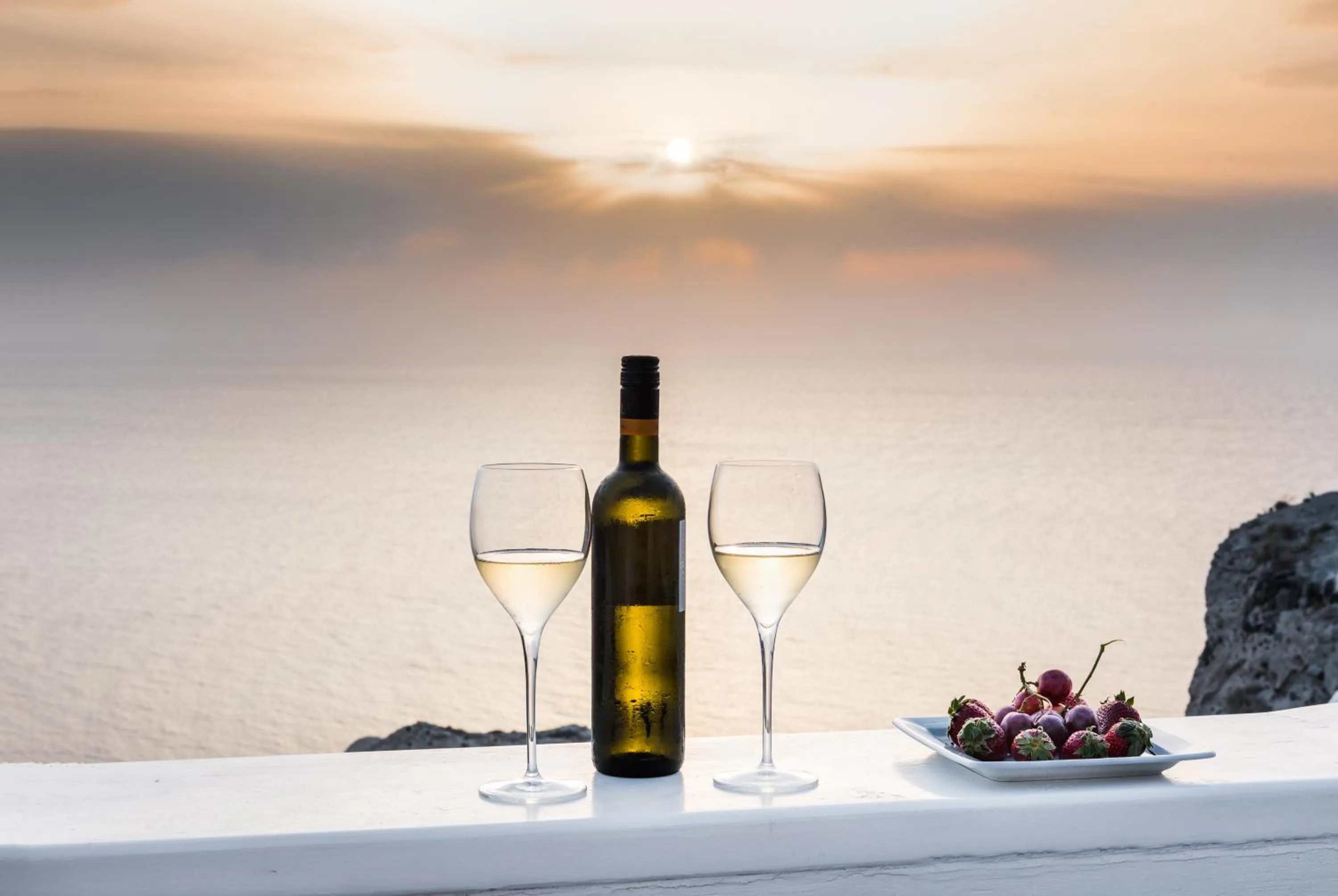 Food and drinks in Hyperion Oia Suites