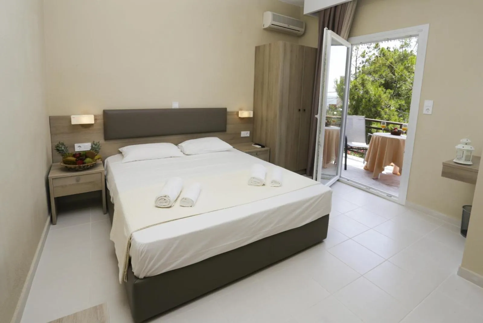 Bed in Hotel Sirines Complex